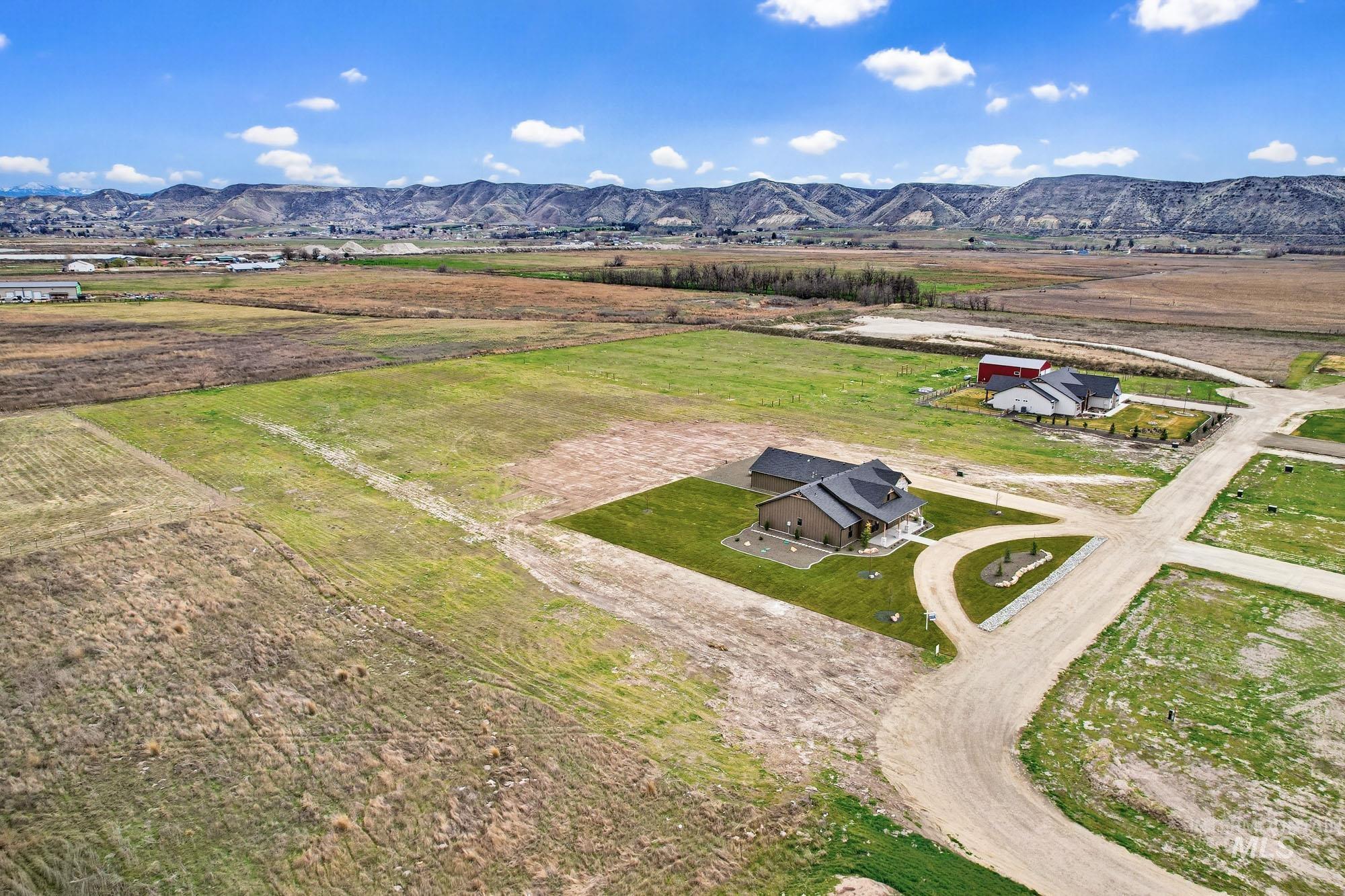 3170 Grandview Ln, Emmett, Idaho 83617, 4 Bedrooms, 3 Bathrooms, Residential For Sale, Price $935,000, 98977784