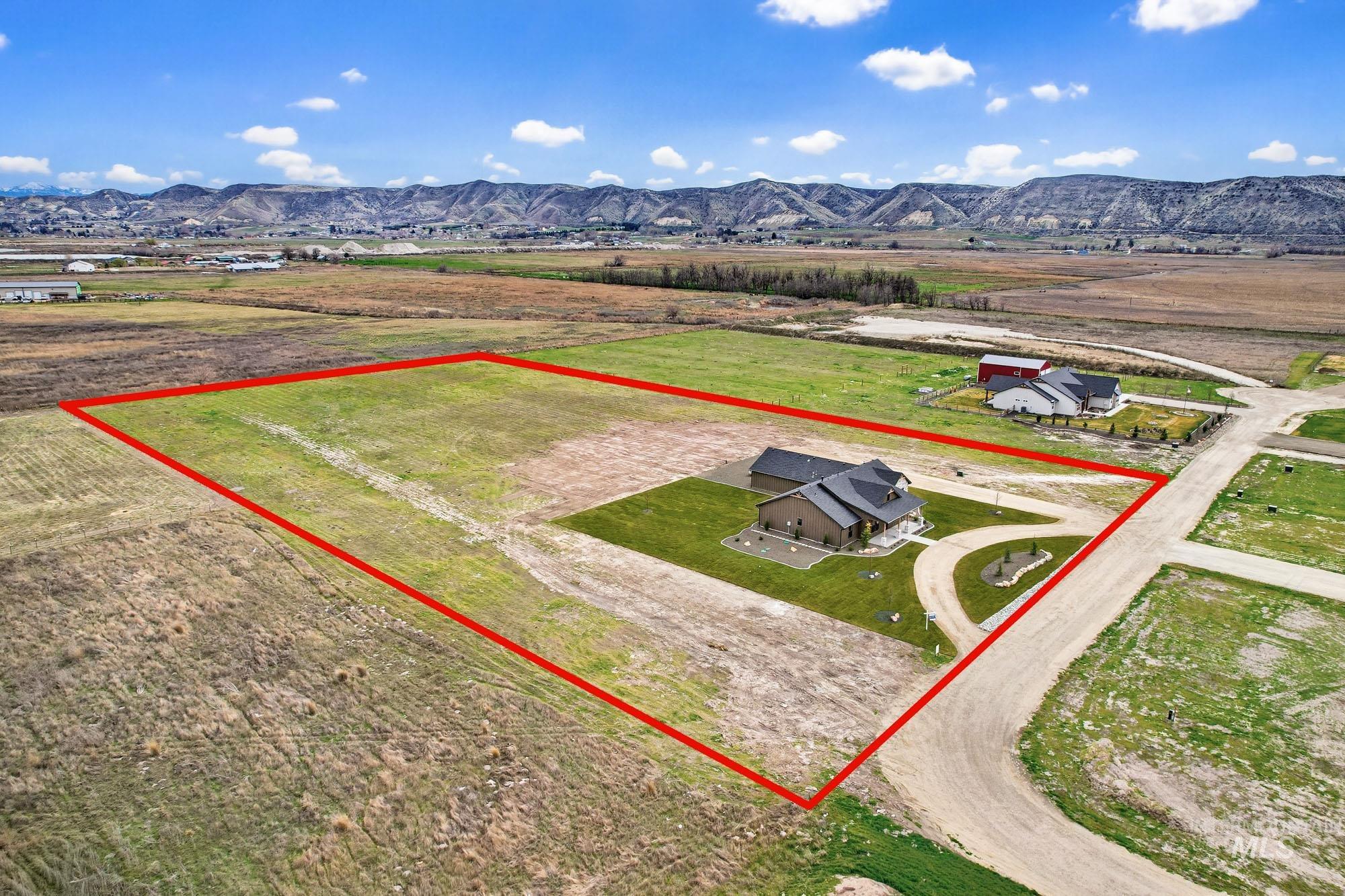 3170 Grandview Ln, Emmett, Idaho 83617, 4 Bedrooms, 3 Bathrooms, Residential For Sale, Price $935,000, 98977784