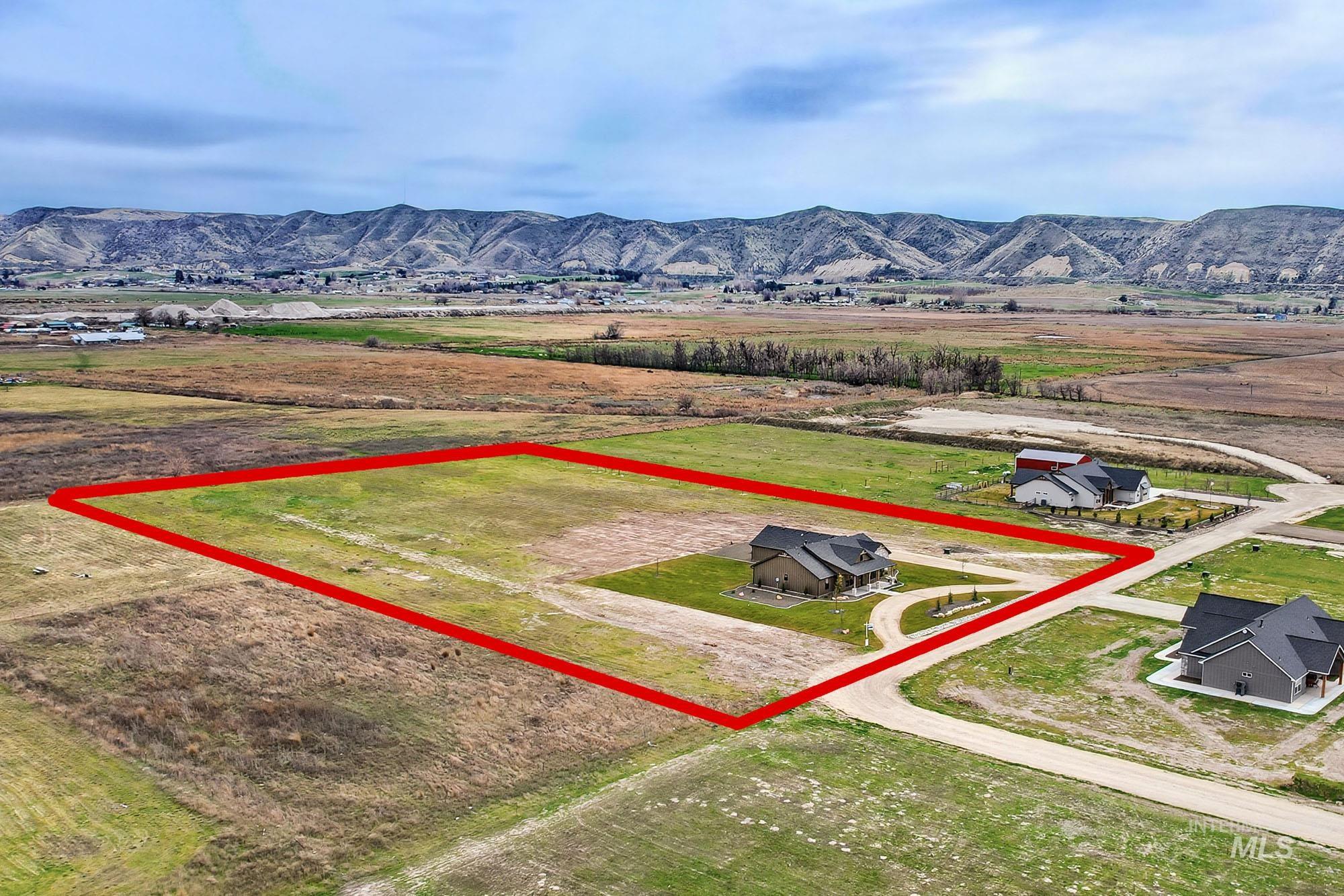 3170 Grandview Ln, Emmett, Idaho 83617, 4 Bedrooms, 3 Bathrooms, Residential For Sale, Price $935,000, 98977784