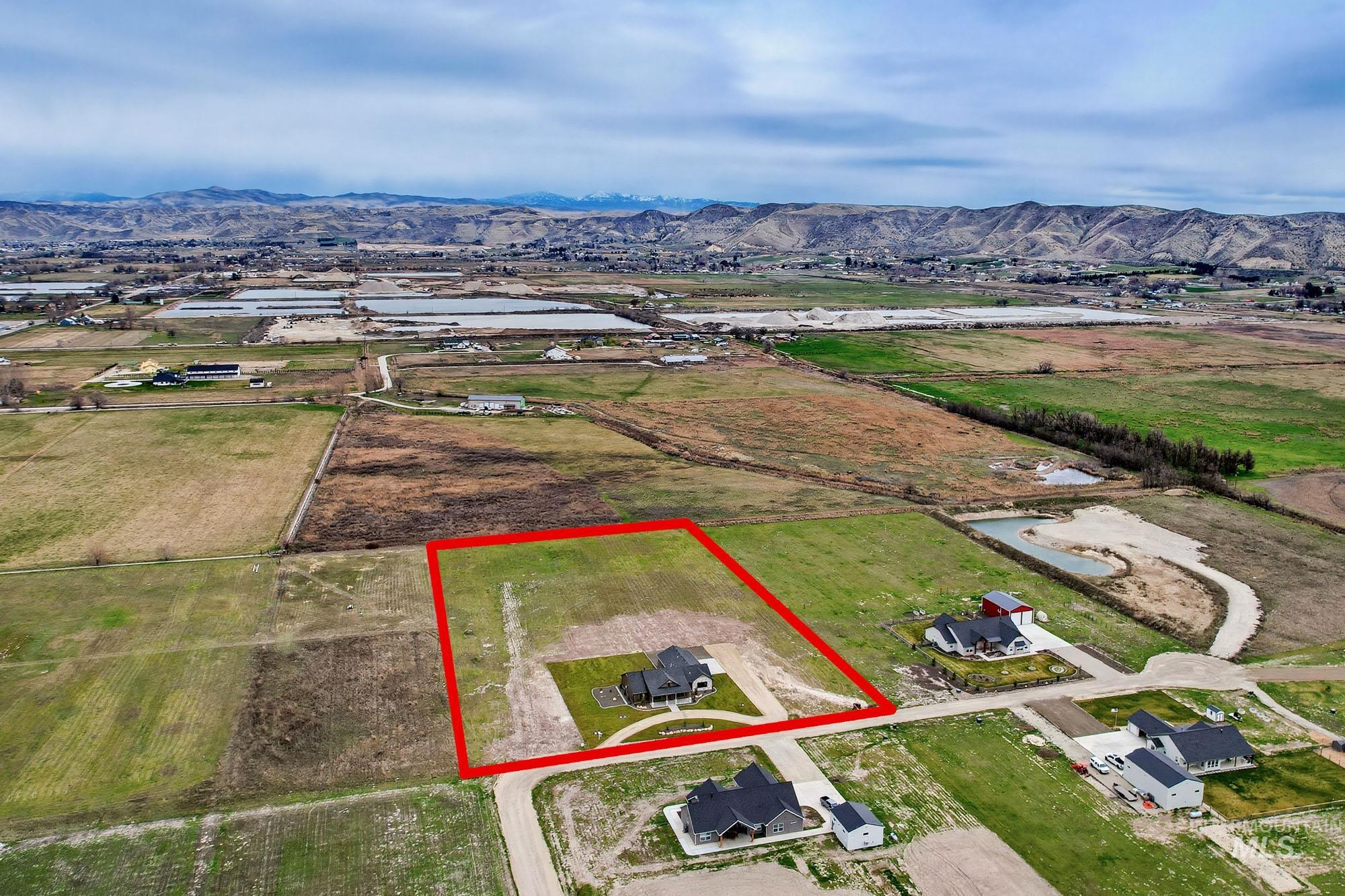 3170 Grandview Ln, Emmett, Idaho 83617, 4 Bedrooms, 3 Bathrooms, Residential For Sale, Price $935,000, 98977784