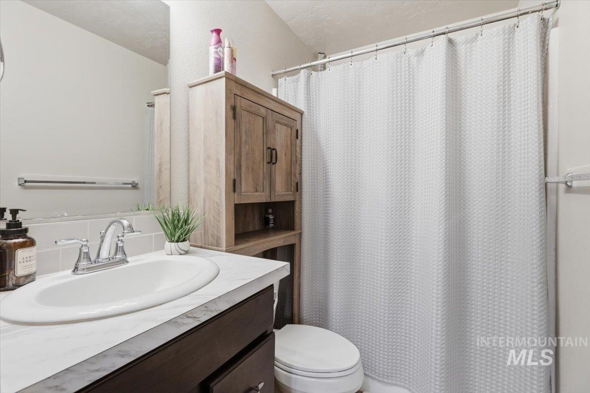 6030 S Jessenia, Boise, Idaho 83709, 2 Bedrooms, 2.5 Bathrooms, Residential For Sale, Price $325,990, 98977786