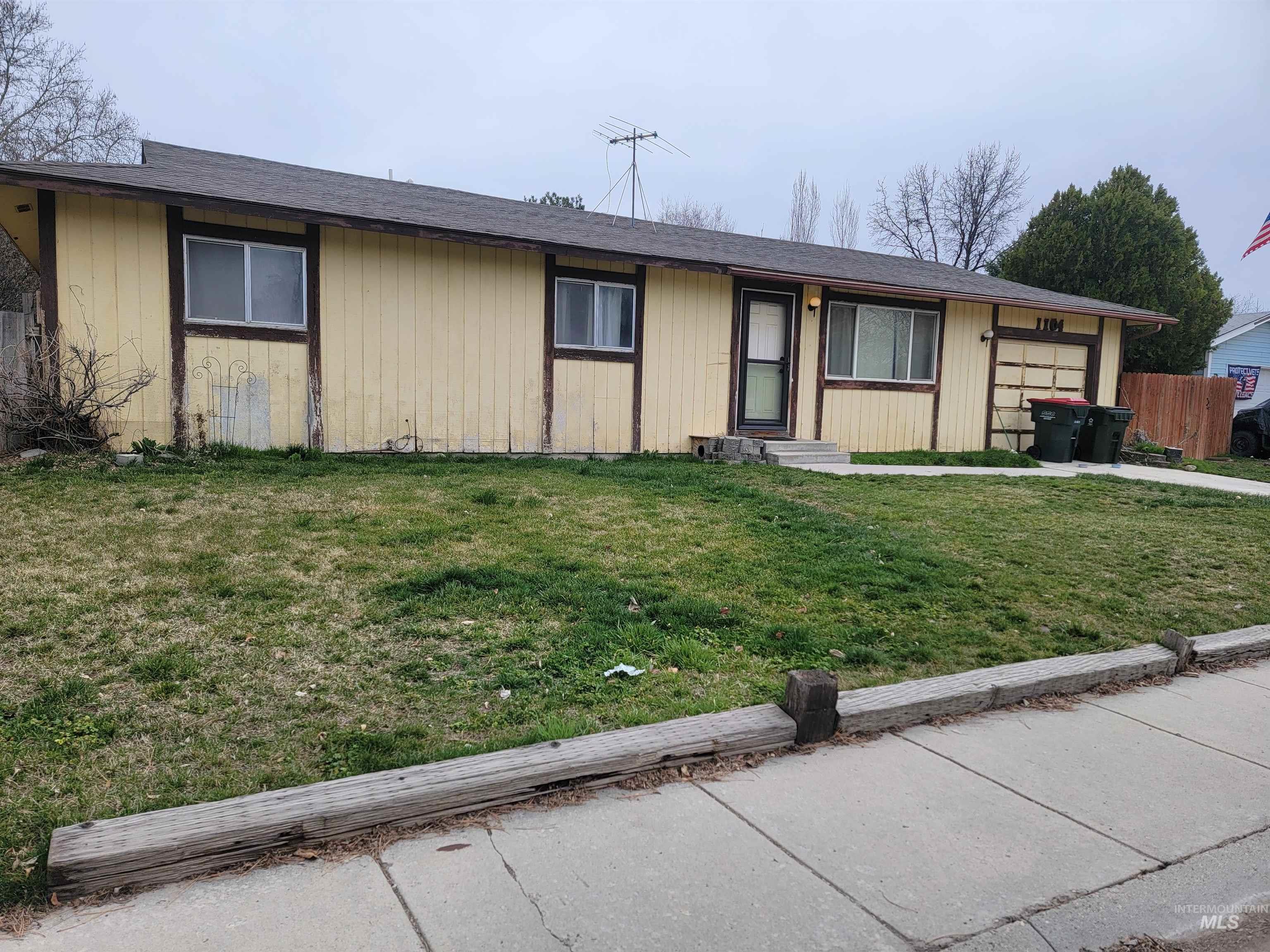 1104 NW 13 th Ave, Meridian, Idaho 83642-1904, 3 Bedrooms, 1 Bathroom, Residential For Sale, Price $325,000, 98977789