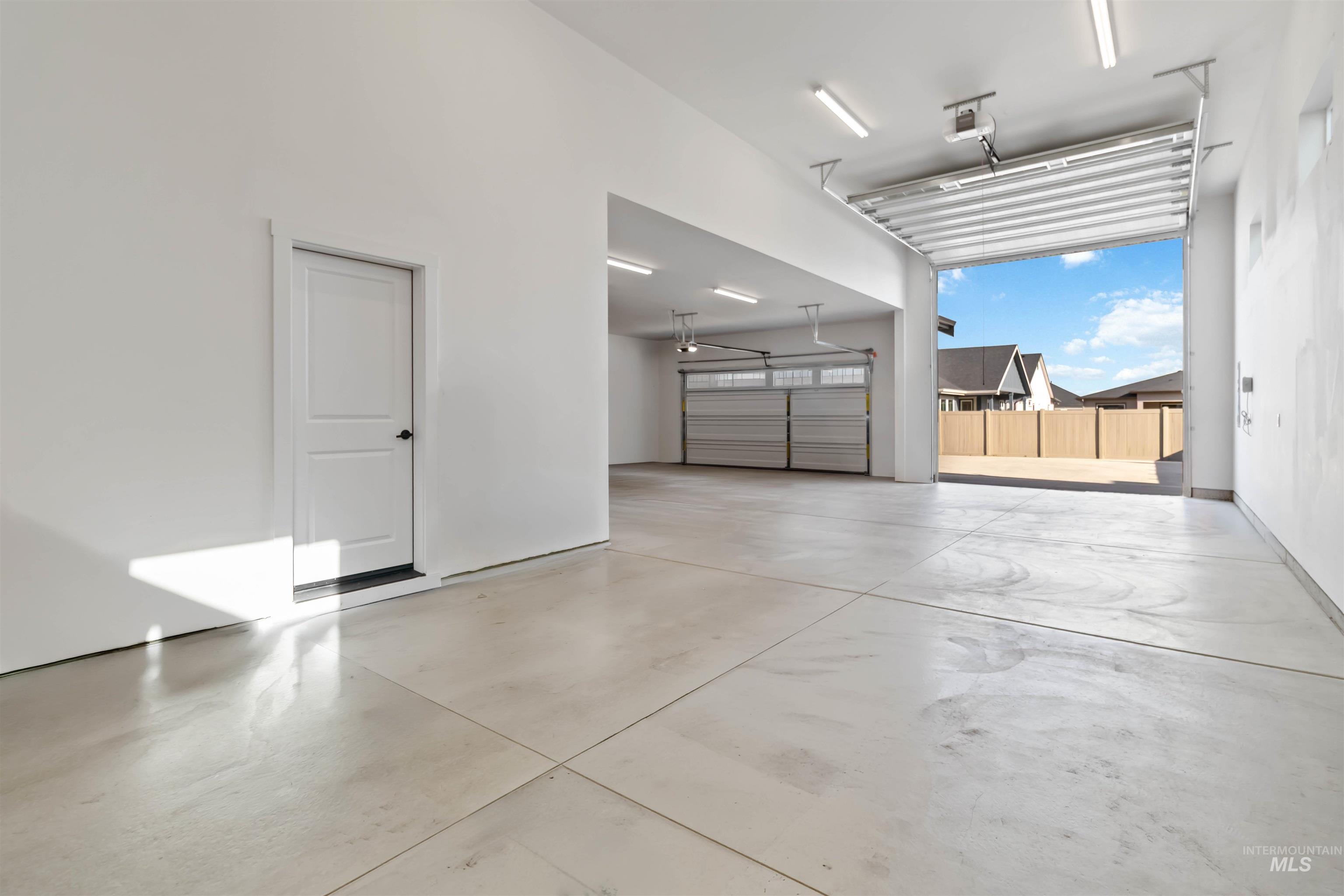 2103 W Egret, Nampa, Idaho 83686, 4 Bedrooms, 2 Bathrooms, Residential For Sale, Price $628,900,MLS 98977790