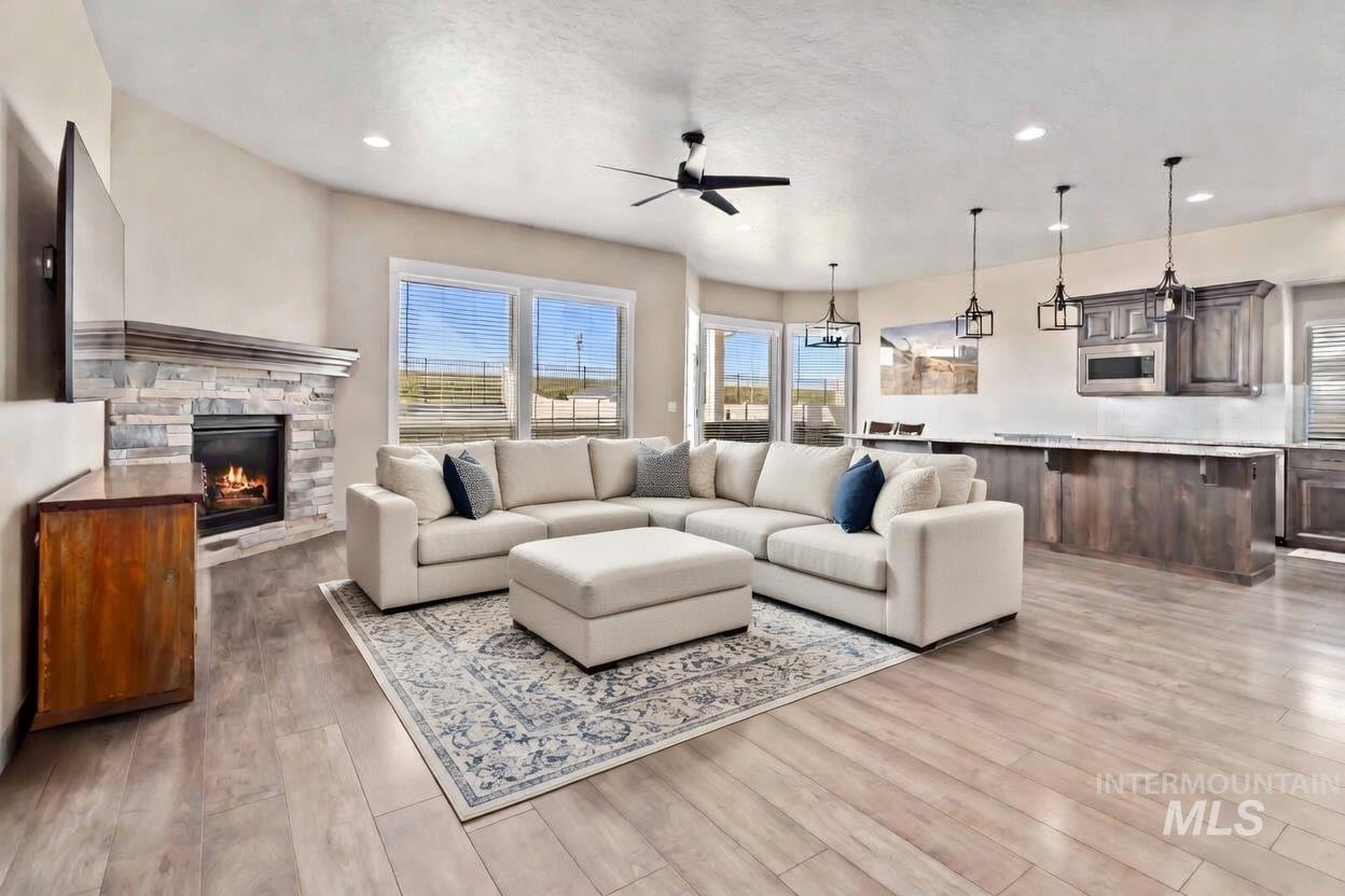 2103 W Egret, Nampa, Idaho 83686, 4 Bedrooms, 2 Bathrooms, Residential For Sale, Price $628,900,MLS 98977790