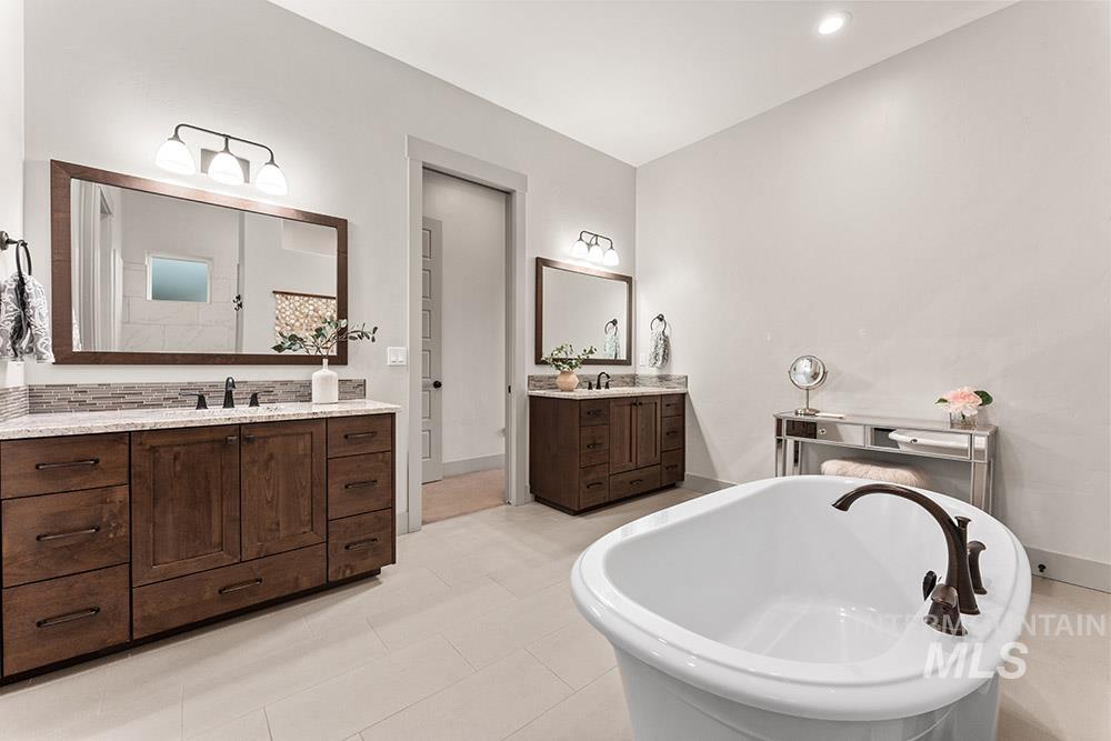 5817 E Hootowl Dr, Boise, Idaho 83716, 3 Bedrooms, 2.5 Bathrooms, Residential For Sale, Price $1,389,000, 98977791