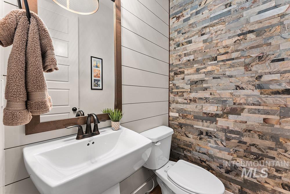 5817 E Hootowl Dr, Boise, Idaho 83716, 3 Bedrooms, 2.5 Bathrooms, Residential For Sale, Price $1,389,000, 98977791