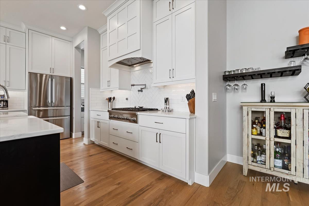 8253 W Brooks Dr, Boise, Idaho 83714, 3 Bedrooms, 2.5 Bathrooms, Residential For Sale, Price $998,000,MLS 98977792