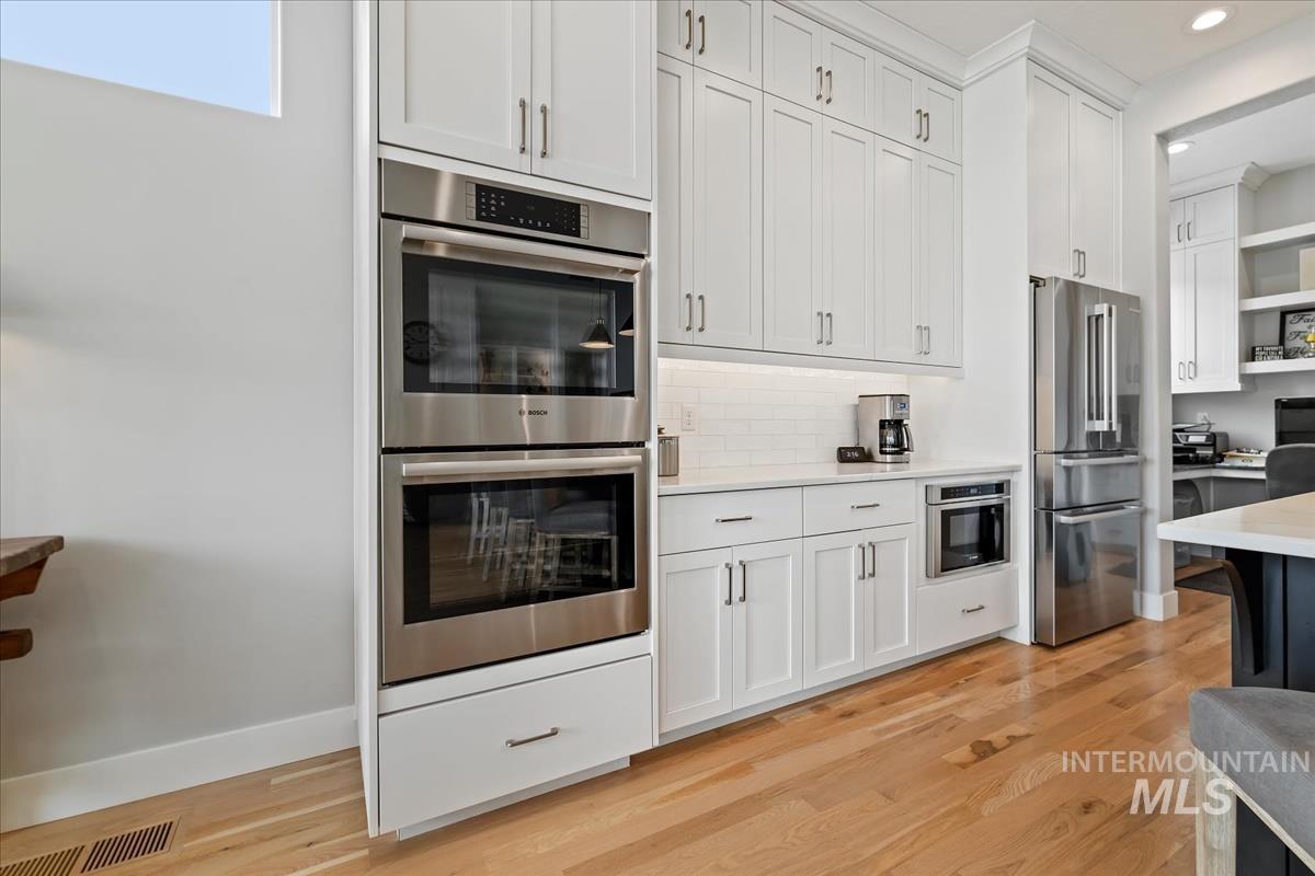 8253 W Brooks Dr, Boise, Idaho 83714, 3 Bedrooms, 2.5 Bathrooms, Residential For Sale, Price $998,000,MLS 98977792