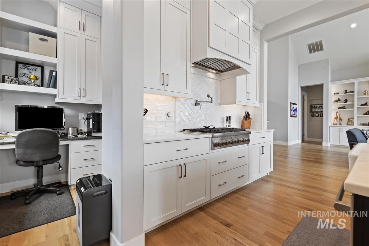 8253 W Brooks Dr, Boise, Idaho 83714, 3 Bedrooms, 2.5 Bathrooms, Residential For Sale, Price $998,000,MLS 98977792