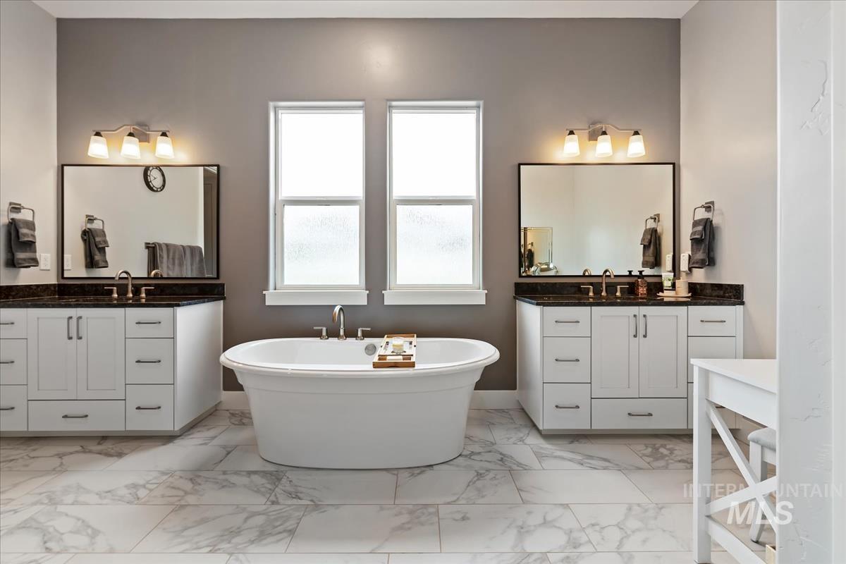 8253 W Brooks Dr, Boise, Idaho 83714, 3 Bedrooms, 2.5 Bathrooms, Residential For Sale, Price $998,000,MLS 98977792