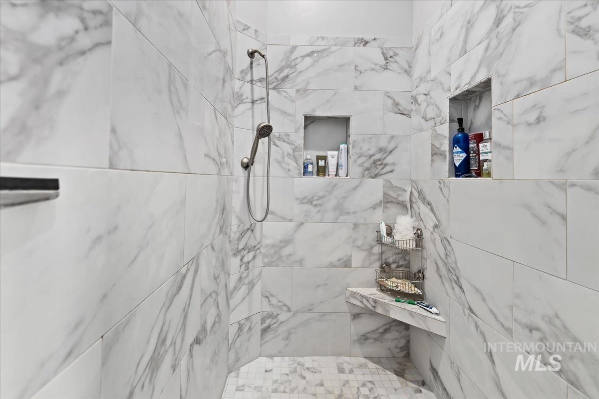 8253 W Brooks Dr, Boise, Idaho 83714, 3 Bedrooms, 2.5 Bathrooms, Residential For Sale, Price $1,100,000,MLS 98977792