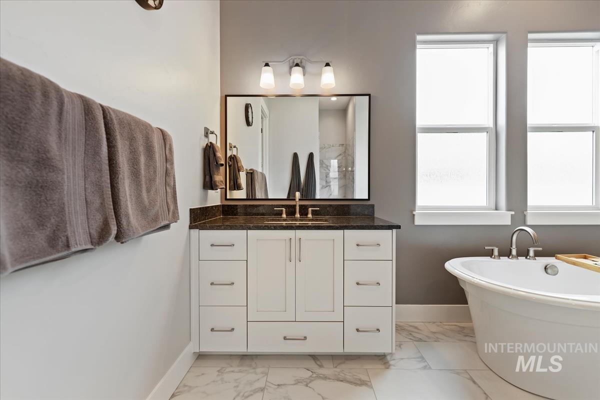 8253 W Brooks Dr, Boise, Idaho 83714, 3 Bedrooms, 2.5 Bathrooms, Residential For Sale, Price $998,000,MLS 98977792