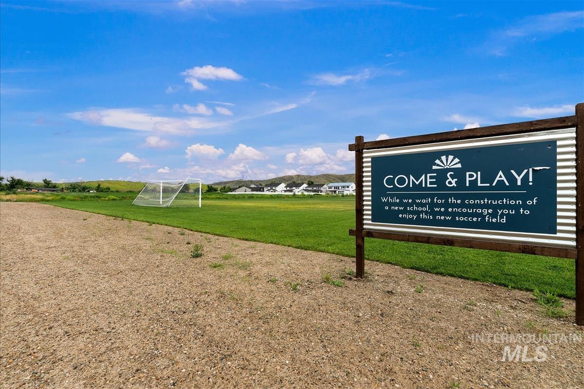 8253 W Brooks Dr, Boise, Idaho 83714, 3 Bedrooms, 2.5 Bathrooms, Residential For Sale, Price $1,100,000,MLS 98977792