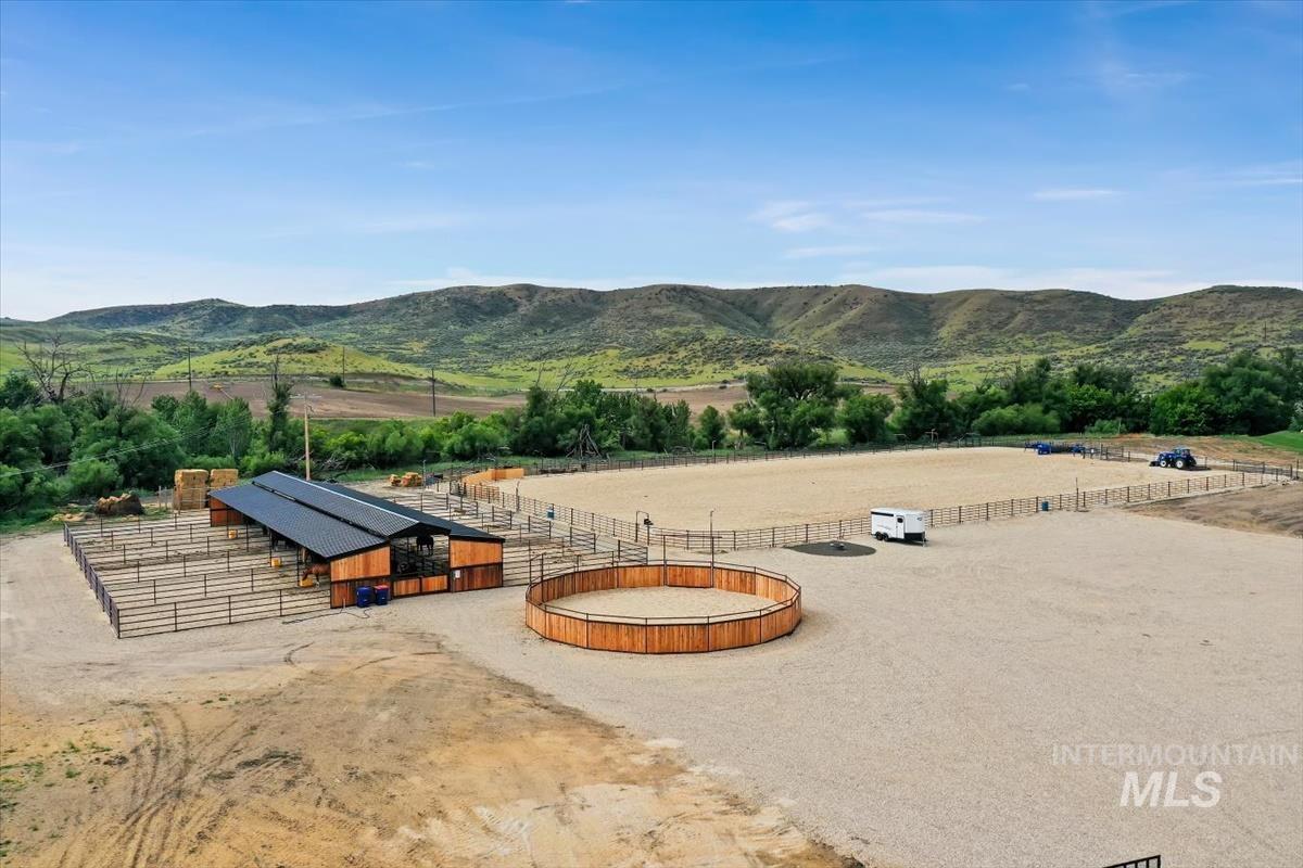 8253 W Brooks Dr, Boise, Idaho 83714, 3 Bedrooms, 2.5 Bathrooms, Residential For Sale, Price $1,100,000,MLS 98977792