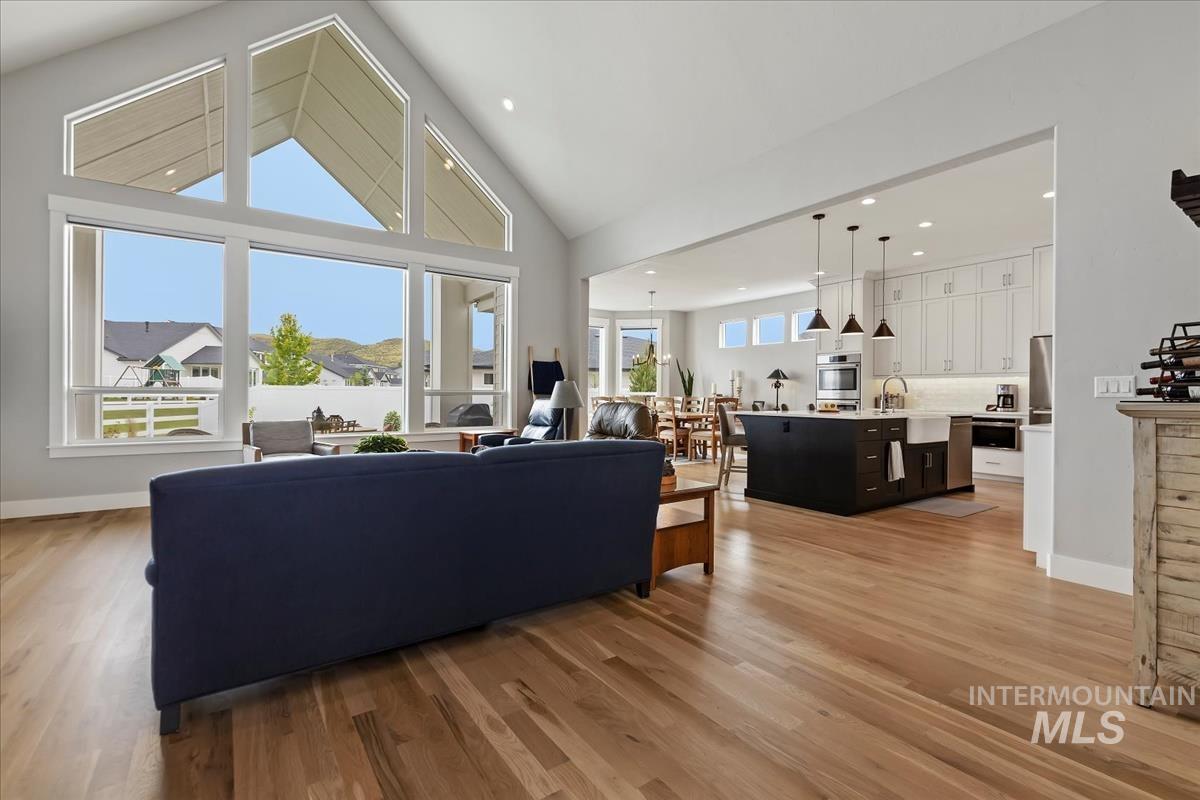 8253 W Brooks Dr, Boise, Idaho 83714, 3 Bedrooms, 2.5 Bathrooms, Residential For Sale, Price $1,100,000,MLS 98977792