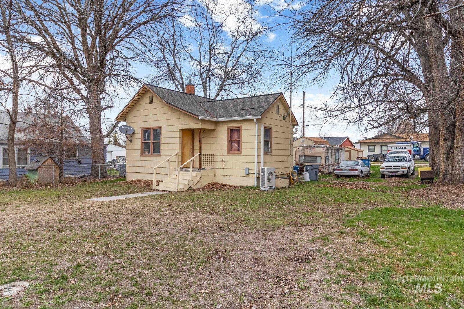 223 E Chicago St, Caldwell, Idaho 83605-3228, 1 Bedroom, 1 Bathroom, Residential For Sale, Price $199,900,MLS 98977797