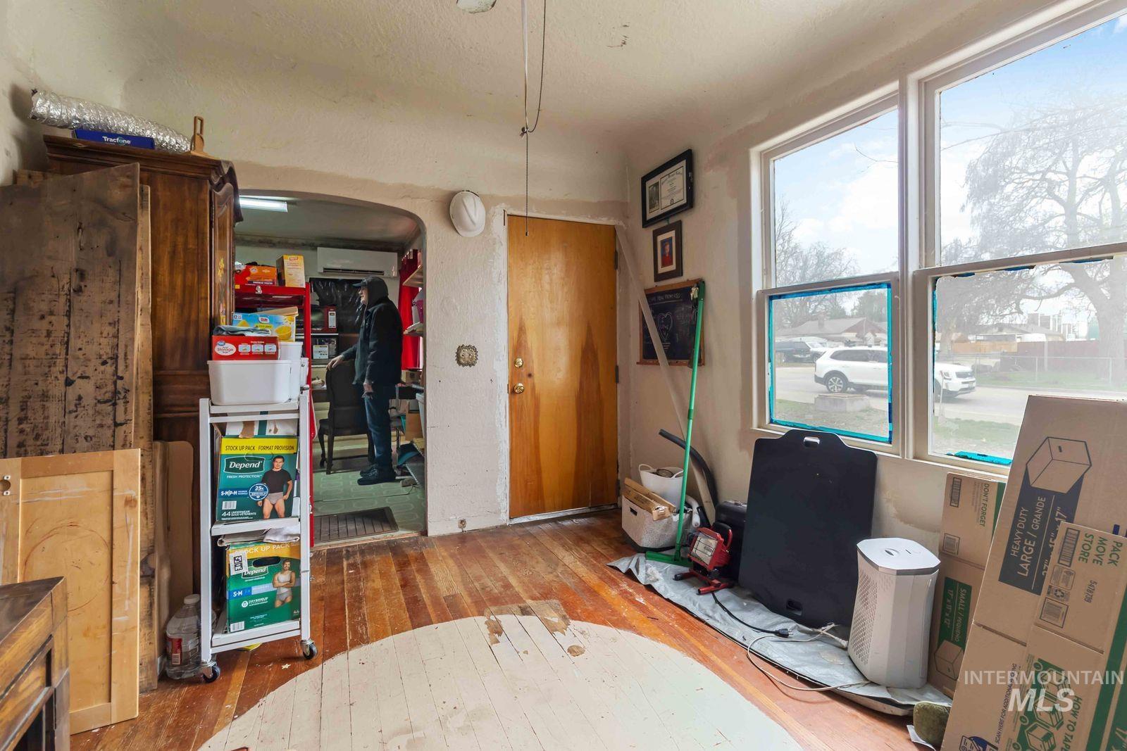 223 E Chicago St, Caldwell, Idaho 83605-3228, 1 Bedroom, 1 Bathroom, Residential For Sale, Price $199,900, 98977797