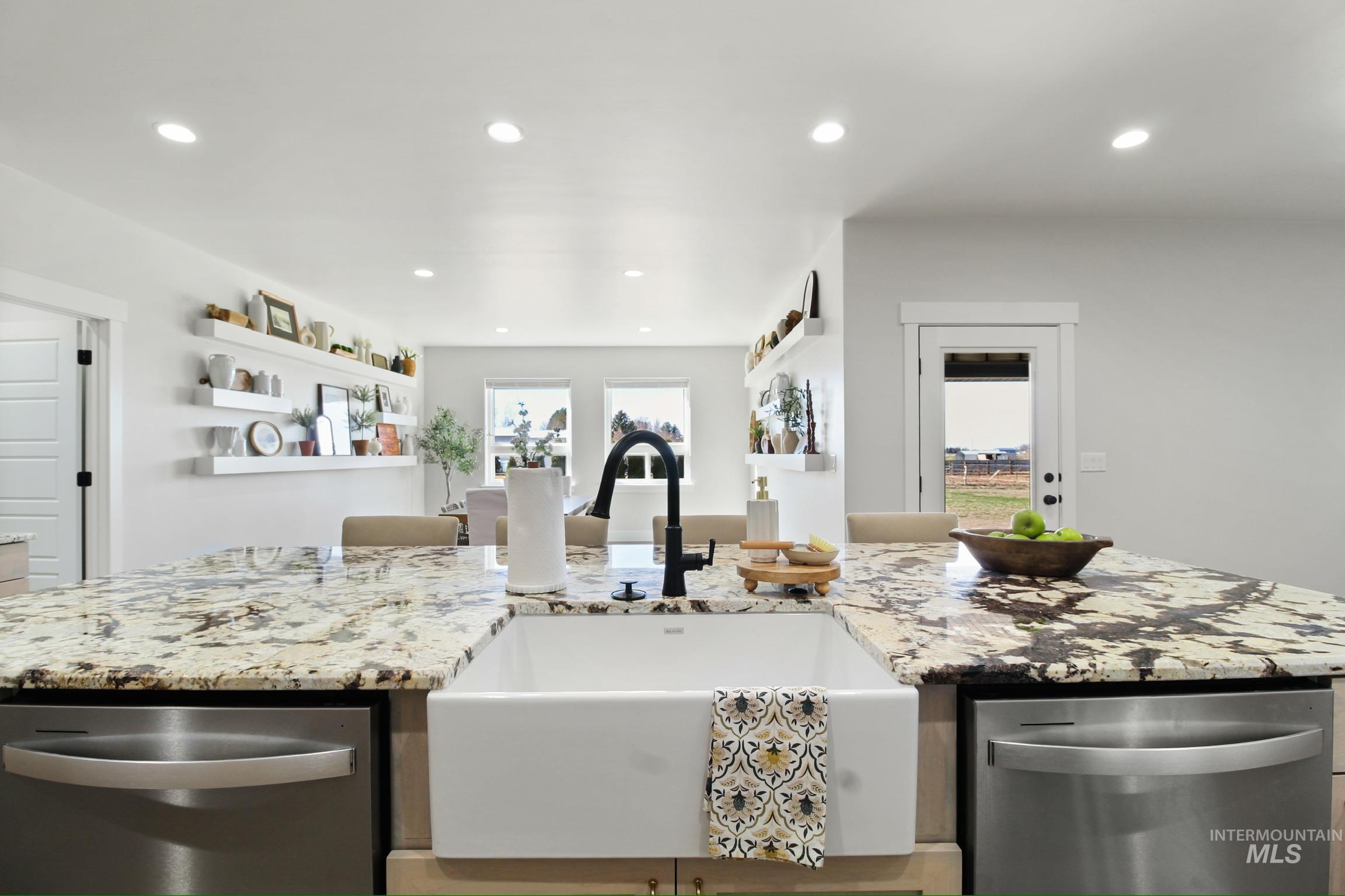 105 N 50 W, Rupert, Idaho 83350, 5 Bedrooms, 3.5 Bathrooms, Residential For Sale, Price $889,999,MLS 98977801