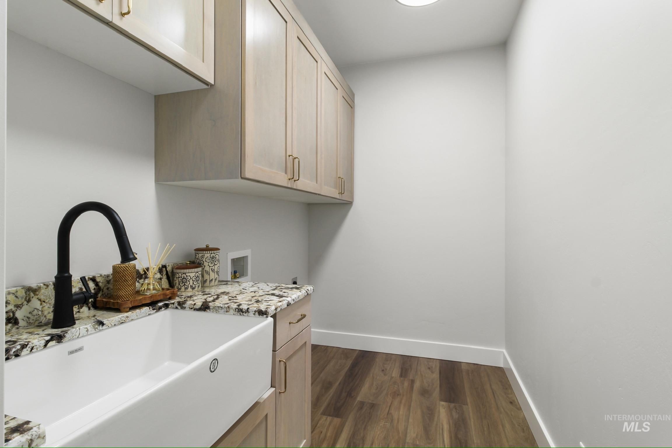 105 N 50 W, Rupert, Idaho 83350, 5 Bedrooms, 3.5 Bathrooms, Residential For Sale, Price $889,999,MLS 98977801