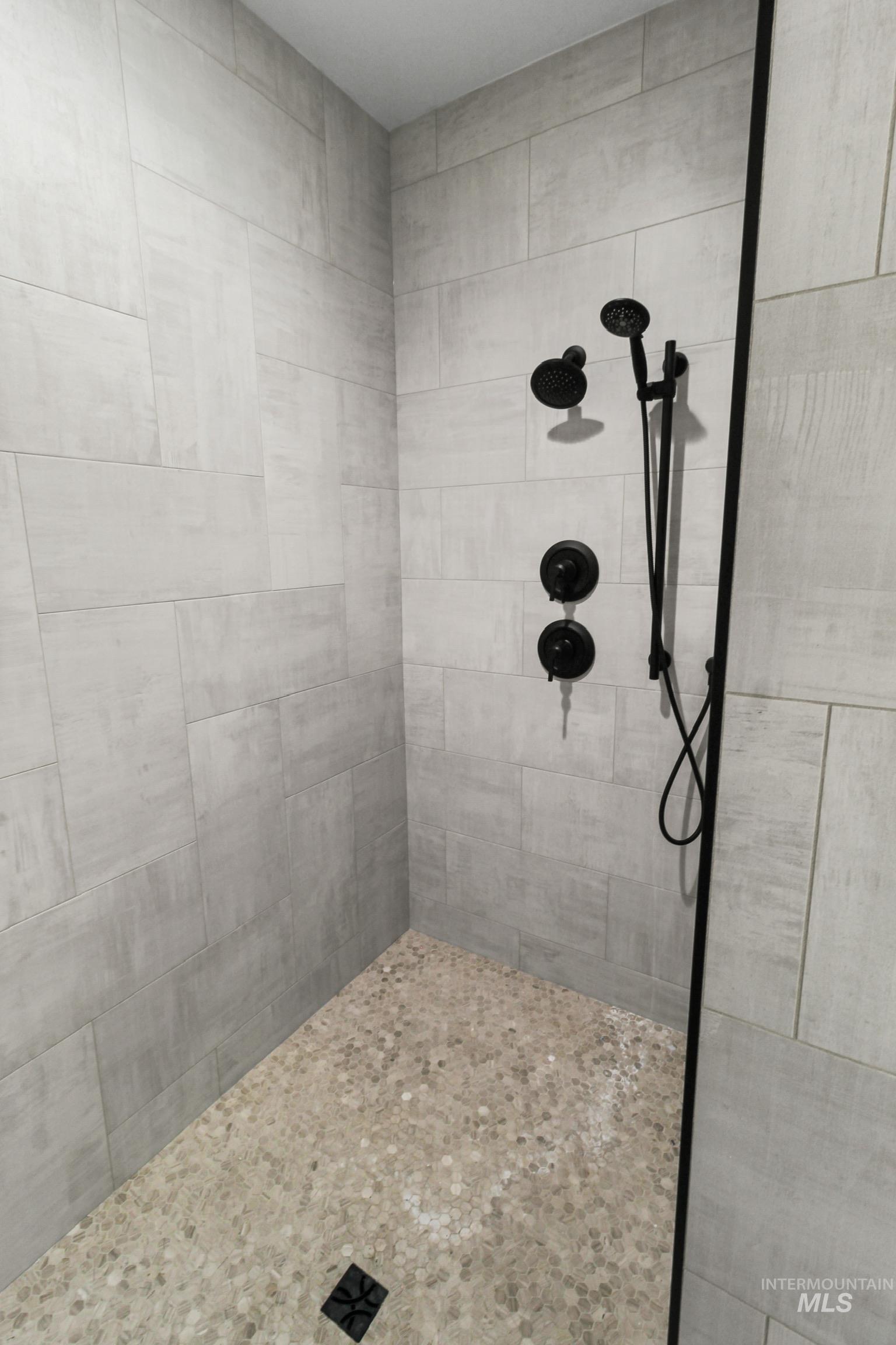 105 N 50 W, Rupert, Idaho 83350, 5 Bedrooms, 3.5 Bathrooms, Residential For Sale, Price $889,999,MLS 98977801