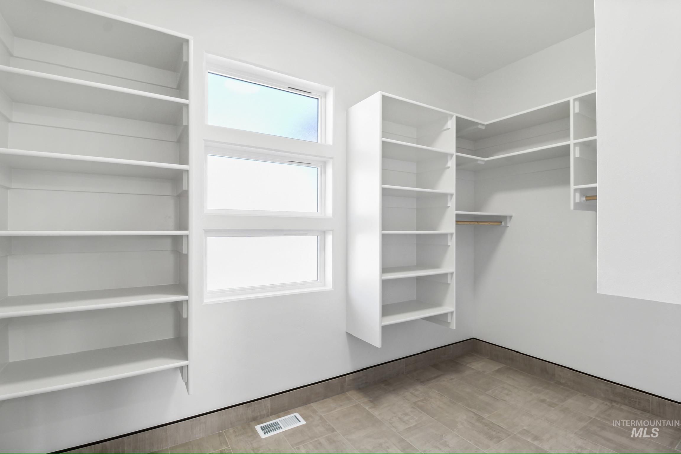 105 N 50 W, Rupert, Idaho 83350, 5 Bedrooms, 3.5 Bathrooms, Residential For Sale, Price $889,999,MLS 98977801