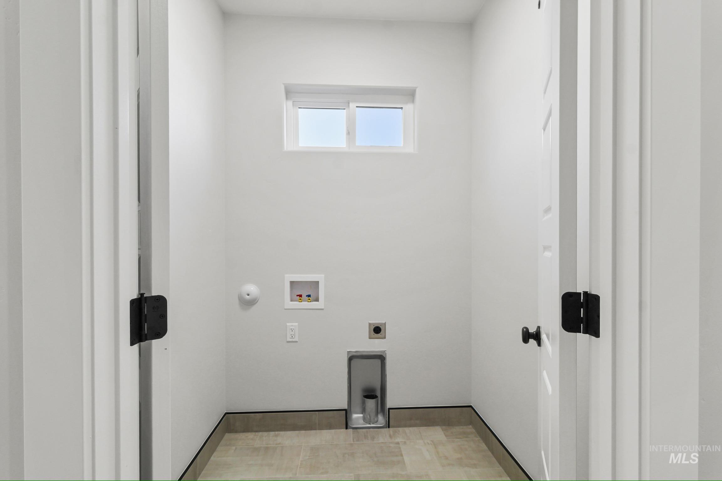 105 N 50 W, Rupert, Idaho 83350, 5 Bedrooms, 3.5 Bathrooms, Residential For Sale, Price $889,999,MLS 98977801