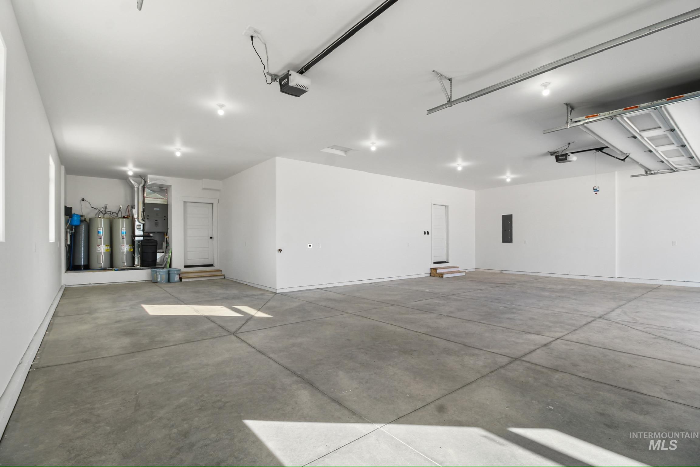 105 N 50 W, Rupert, Idaho 83350, 5 Bedrooms, 3.5 Bathrooms, Residential For Sale, Price $889,999,MLS 98977801