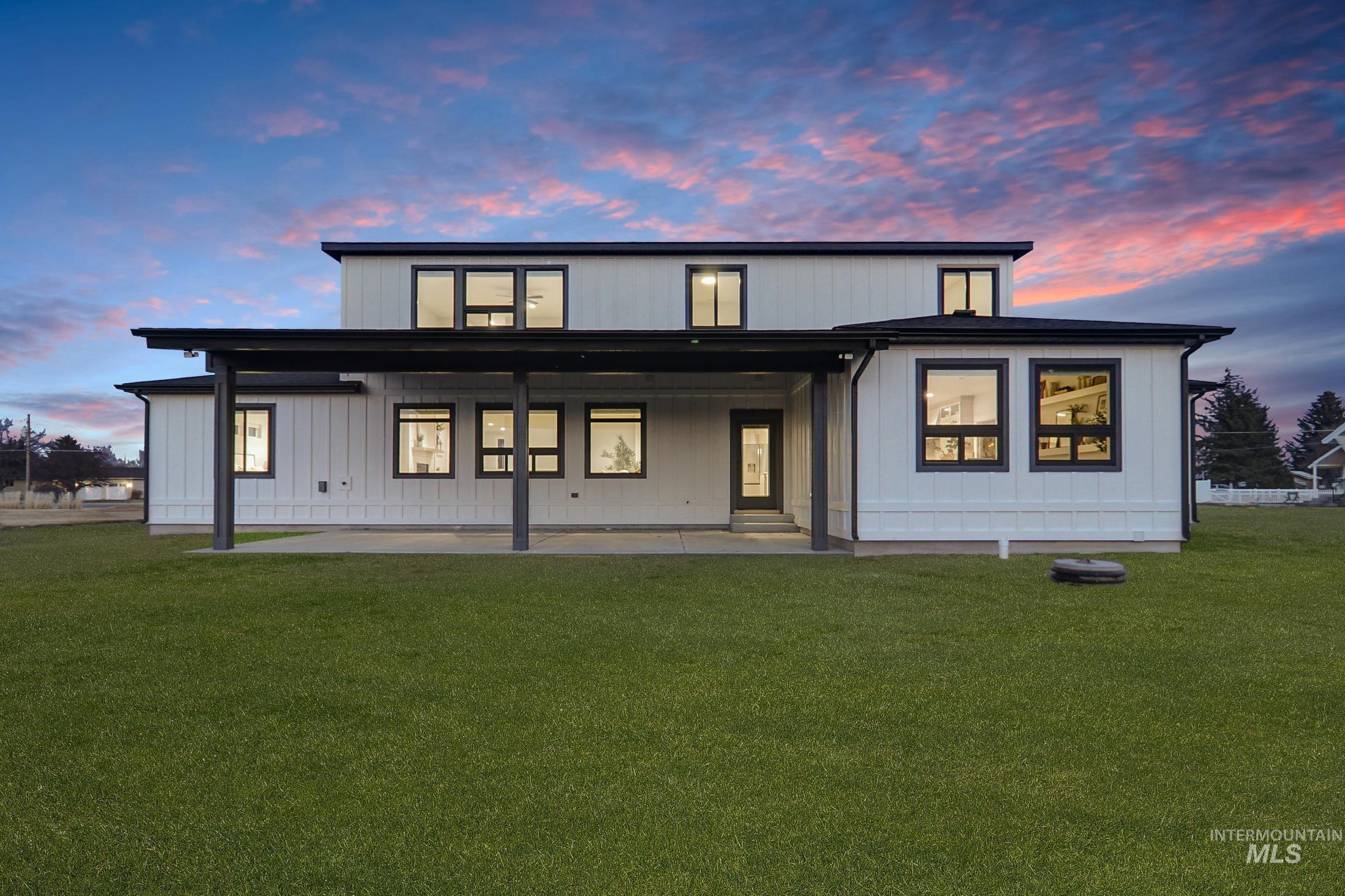 105 N 50 W, Rupert, Idaho 83350, 5 Bedrooms, 3.5 Bathrooms, Residential For Sale, Price $889,999,MLS 98977801