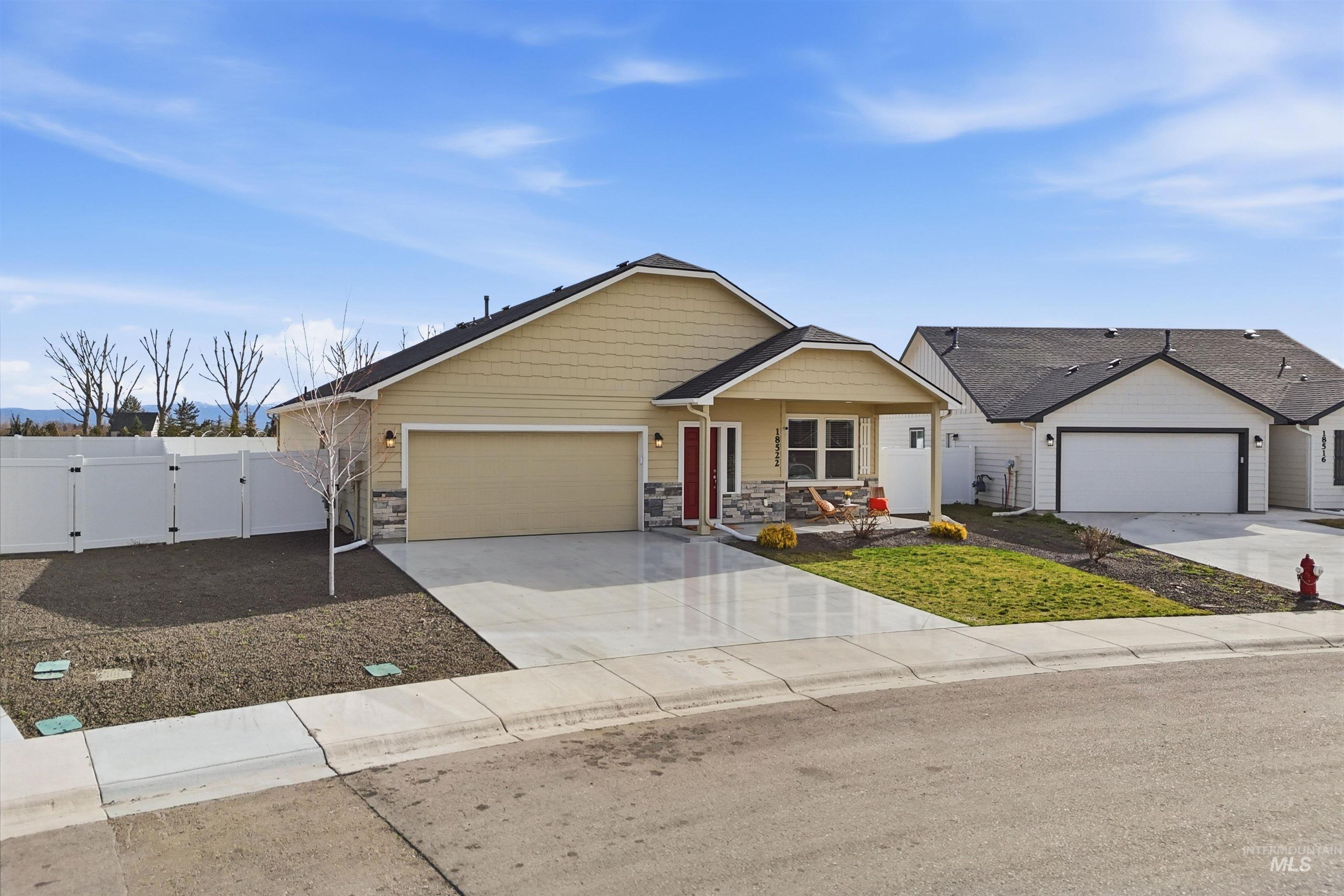 18522 White Rose Pl, Nampa, Idaho 83687, 3 Bedrooms, 2 Bathrooms, Residential For Sale, Price $399,900, 98977805