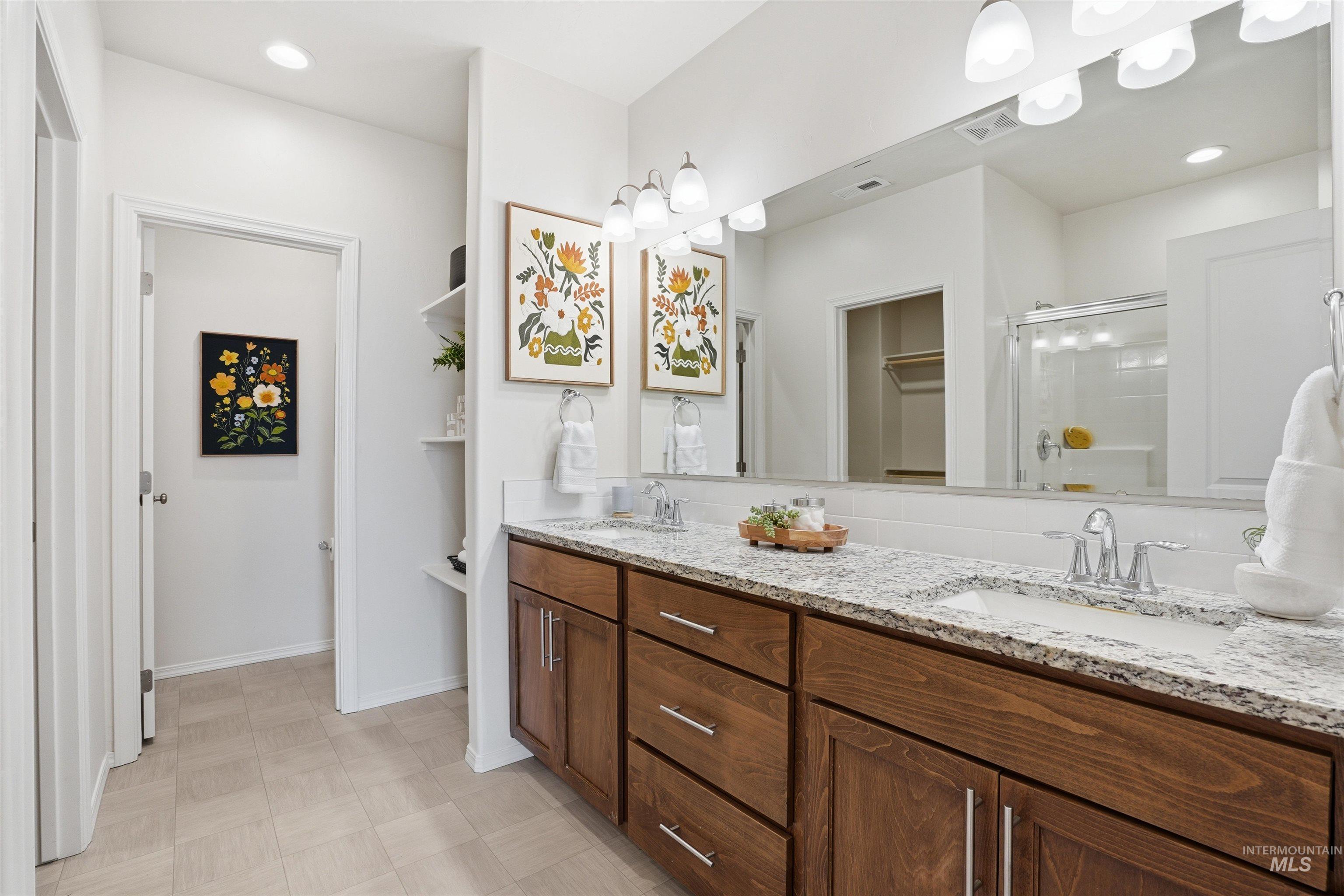 18522 White Rose Pl, Nampa, Idaho 83687, 3 Bedrooms, 2 Bathrooms, Residential For Sale, Price $399,900, 98977805