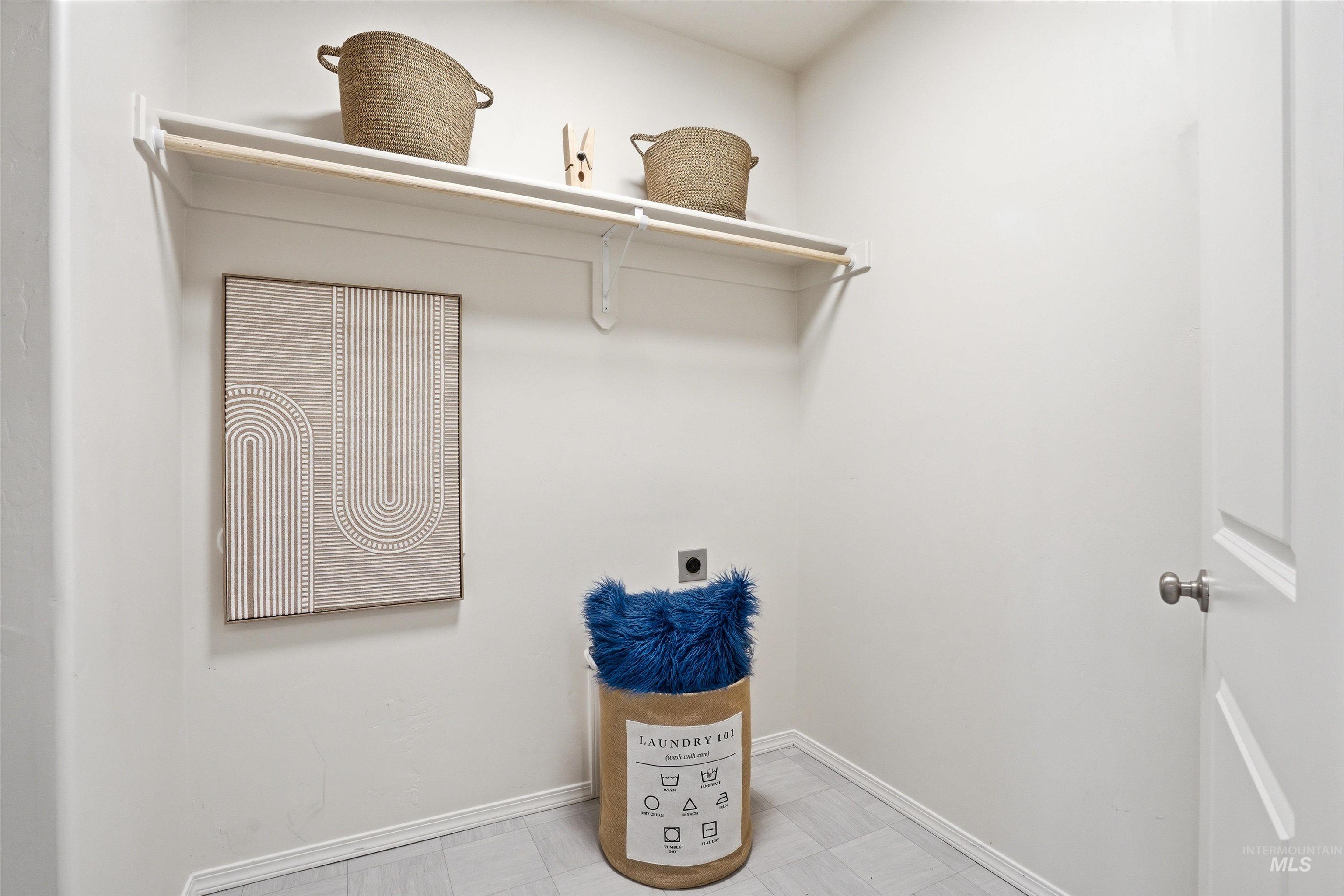 18522 White Rose Pl, Nampa, Idaho 83687, 3 Bedrooms, 2 Bathrooms, Residential For Sale, Price $399,900, 98977805