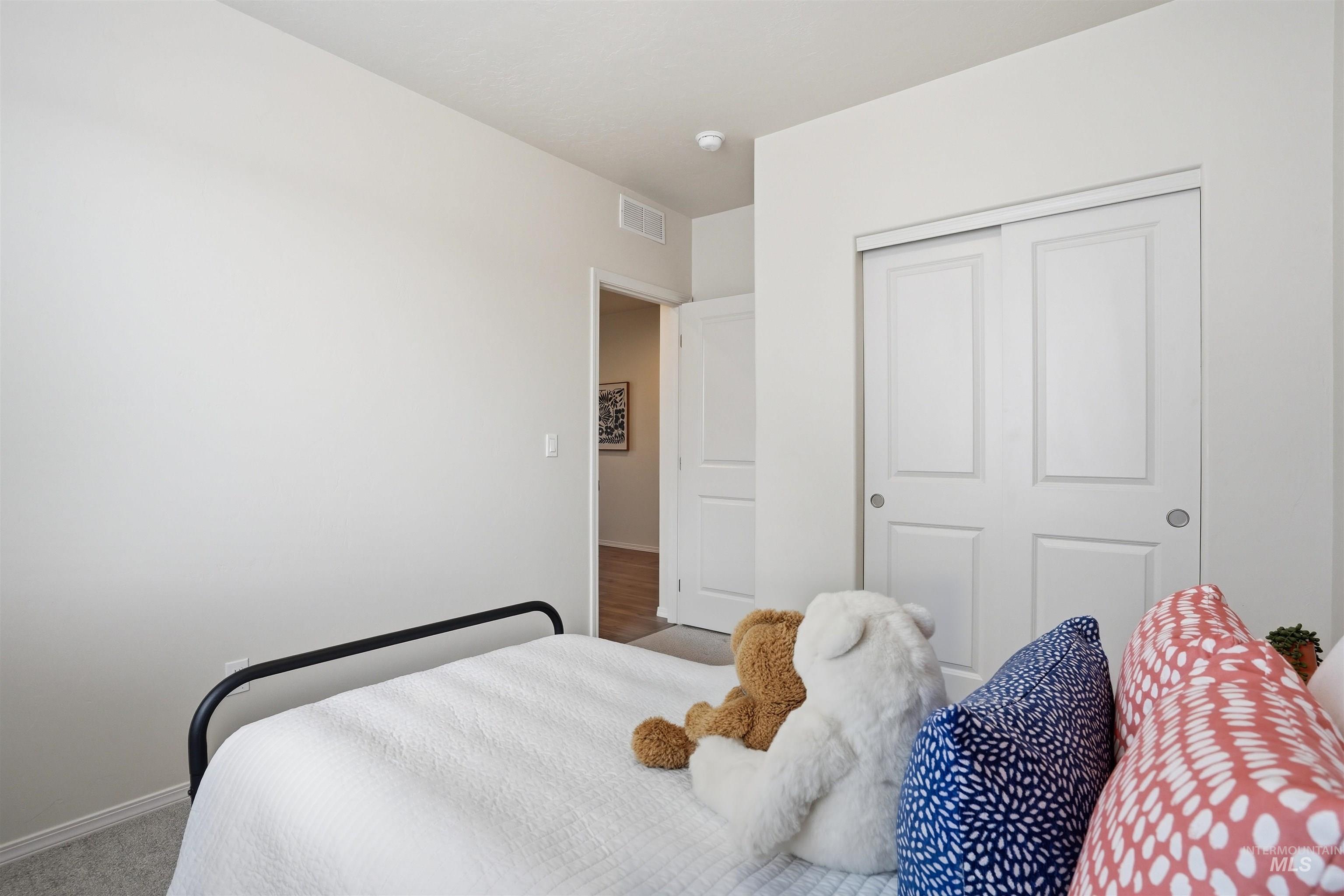 18522 White Rose Pl, Nampa, Idaho 83687, 3 Bedrooms, 2 Bathrooms, Residential For Sale, Price $399,900, 98977805