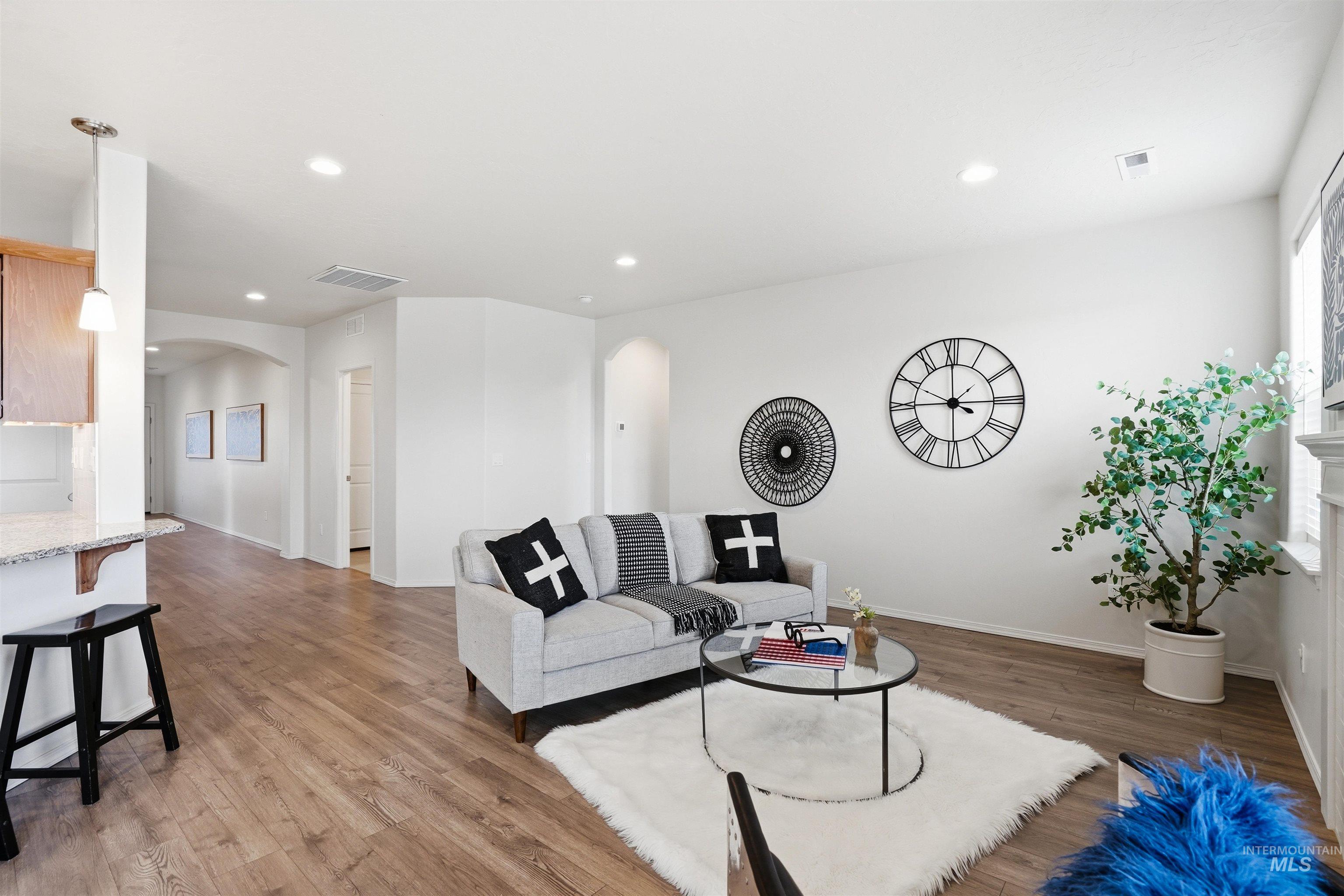 18522 White Rose Pl, Nampa, Idaho 83687, 3 Bedrooms, 2 Bathrooms, Residential For Sale, Price $399,900, 98977805