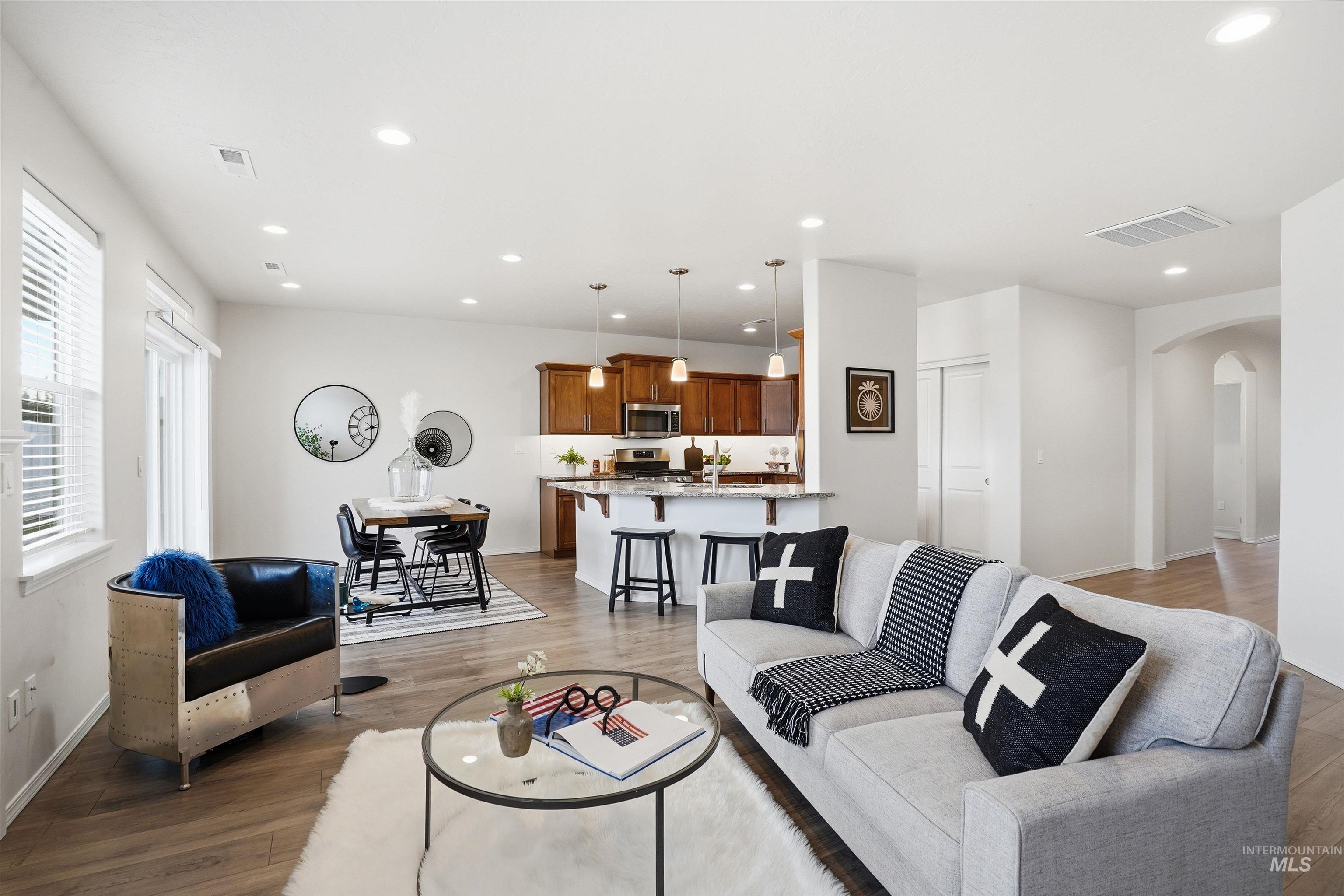 18522 White Rose Pl, Nampa, Idaho 83687, 3 Bedrooms, 2 Bathrooms, Residential For Sale, Price $399,900, 98977805