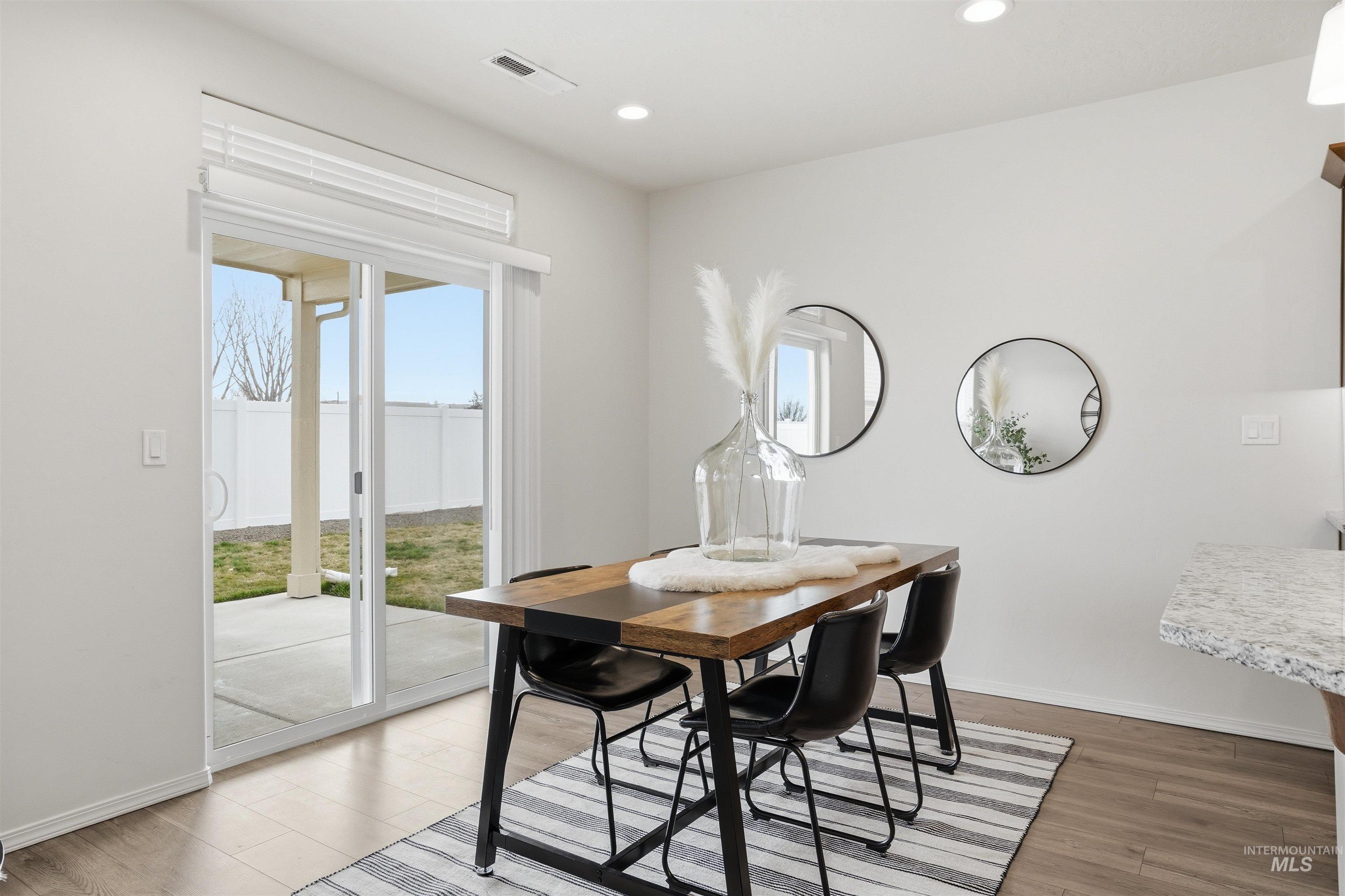 18522 White Rose Pl, Nampa, Idaho 83687, 3 Bedrooms, 2 Bathrooms, Residential For Sale, Price $399,900, 98977805