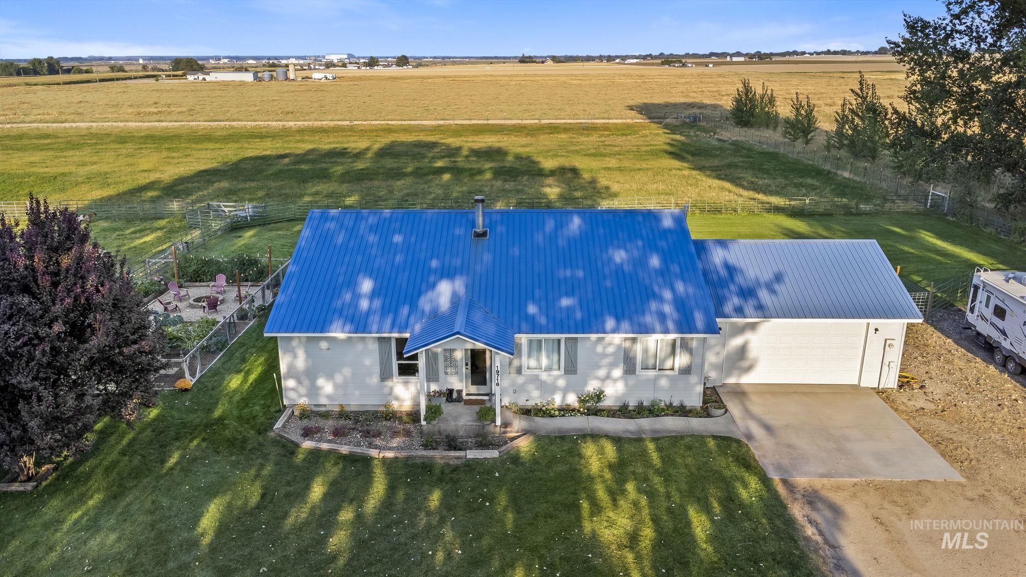 19716 Country View Ln, Caldwell, Idaho 83607, 3 Bedrooms, 2 Bathrooms, Residential For Sale, Price $730,000, 98977810