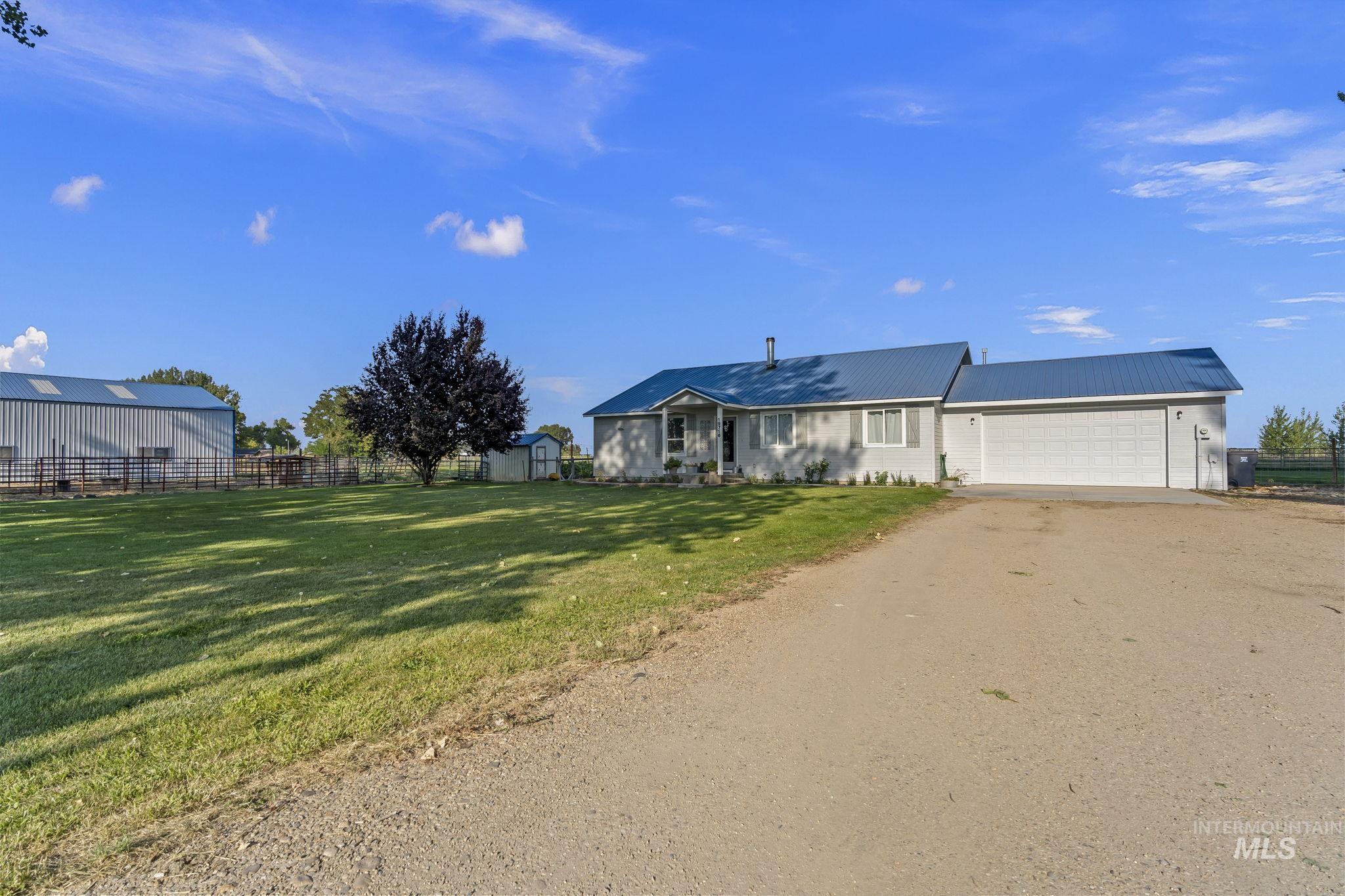 19716 Country View Ln, Caldwell, Idaho 83607, 3 Bedrooms, 2 Bathrooms, Residential For Sale, Price $730,000, 98977810
