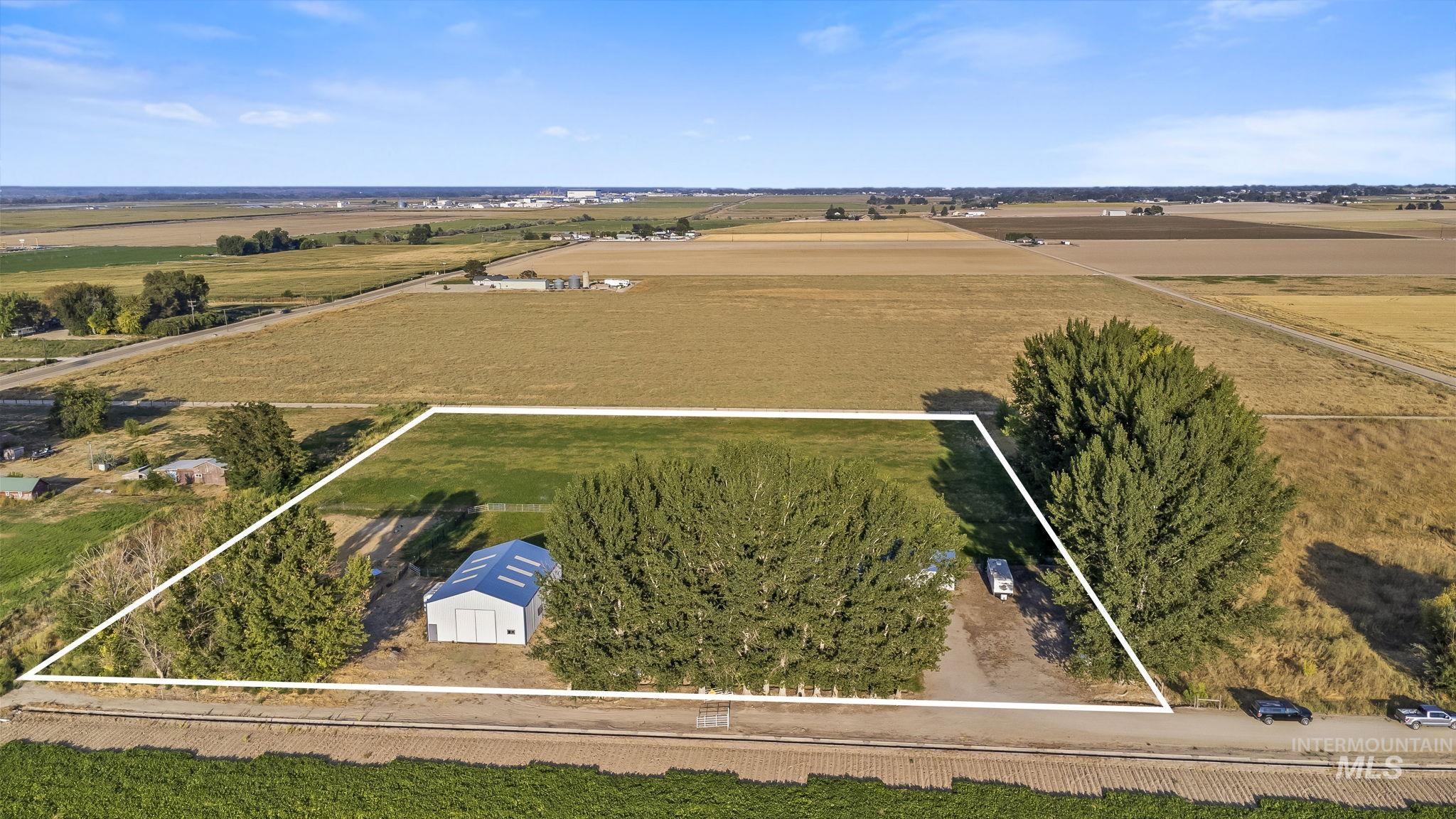 19716 Country View Ln, Caldwell, Idaho 83607, 3 Bedrooms, 2 Bathrooms, Residential For Sale, Price $730,000, 98977810