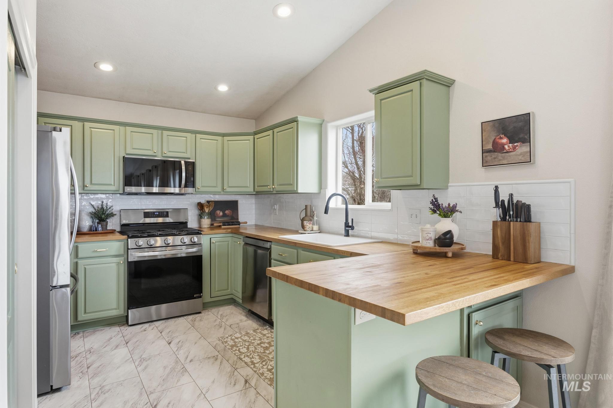 19716 Country View Ln, Caldwell, Idaho 83607, 3 Bedrooms, 2 Bathrooms, Residential For Sale, Price $730,000, 98977810