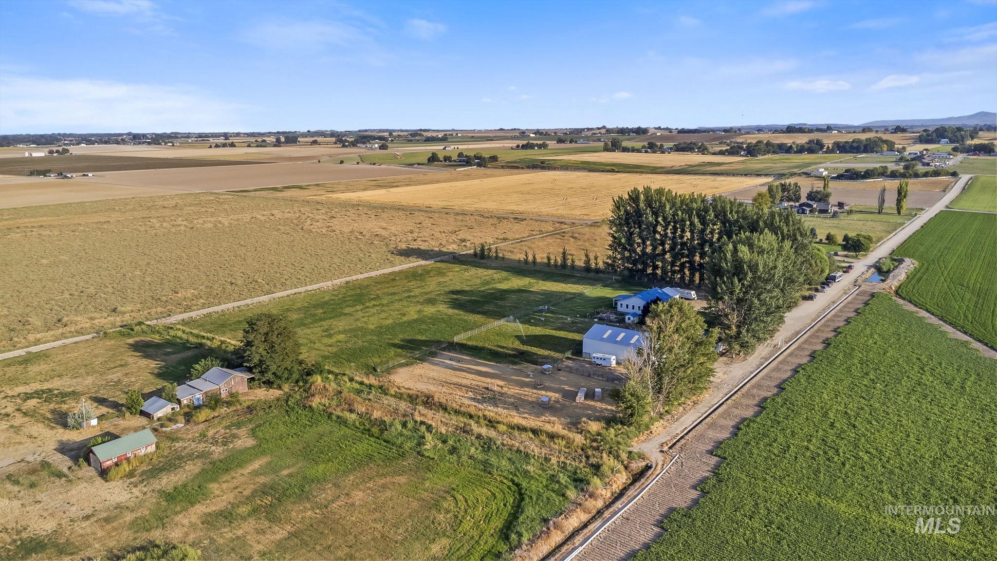 19716 Country View Ln, Caldwell, Idaho 83607, 3 Bedrooms, 2 Bathrooms, Residential For Sale, Price $730,000, 98977810