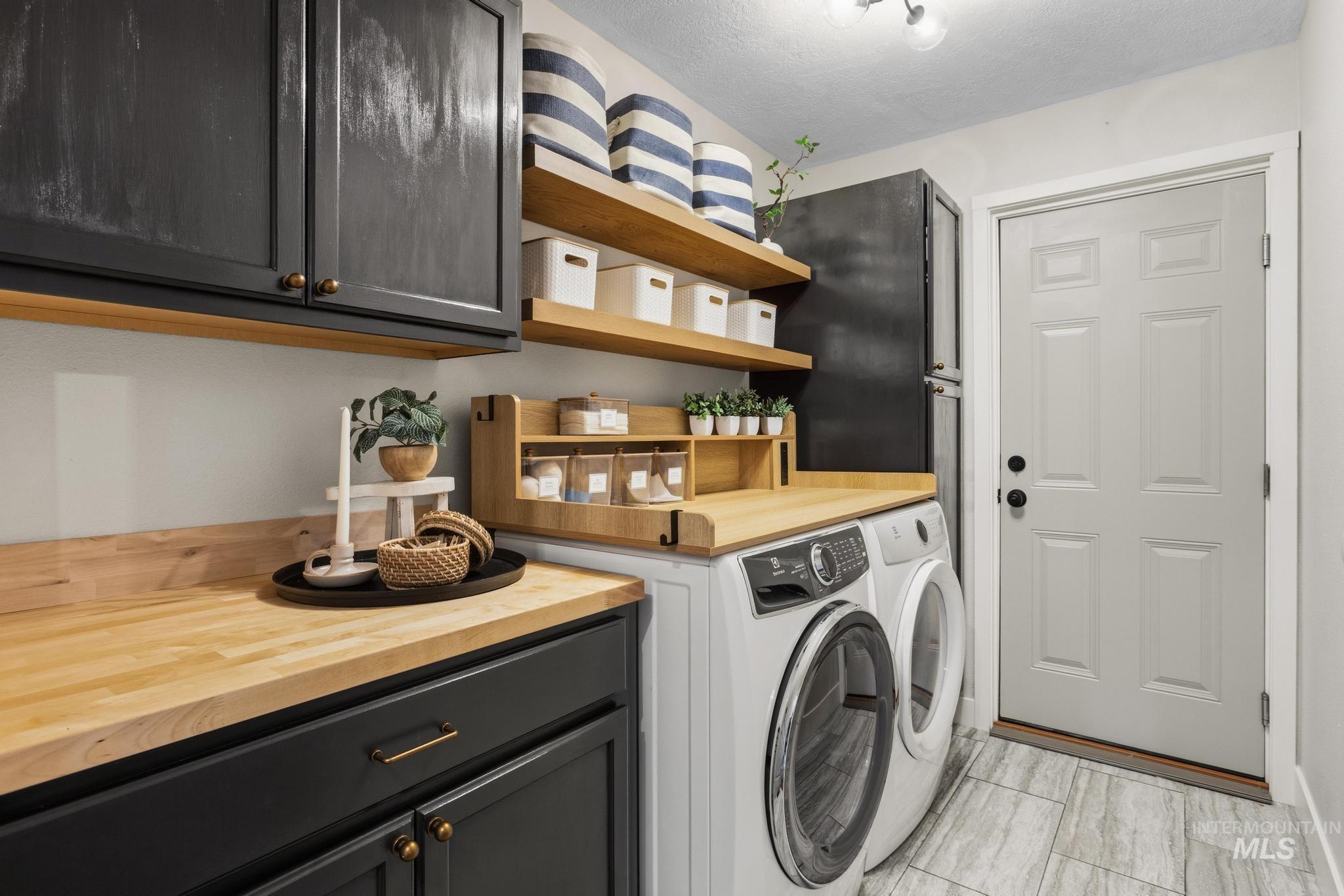 19716 Country View Ln, Caldwell, Idaho 83607, 3 Bedrooms, 2 Bathrooms, Residential For Sale, Price $730,000, 98977810