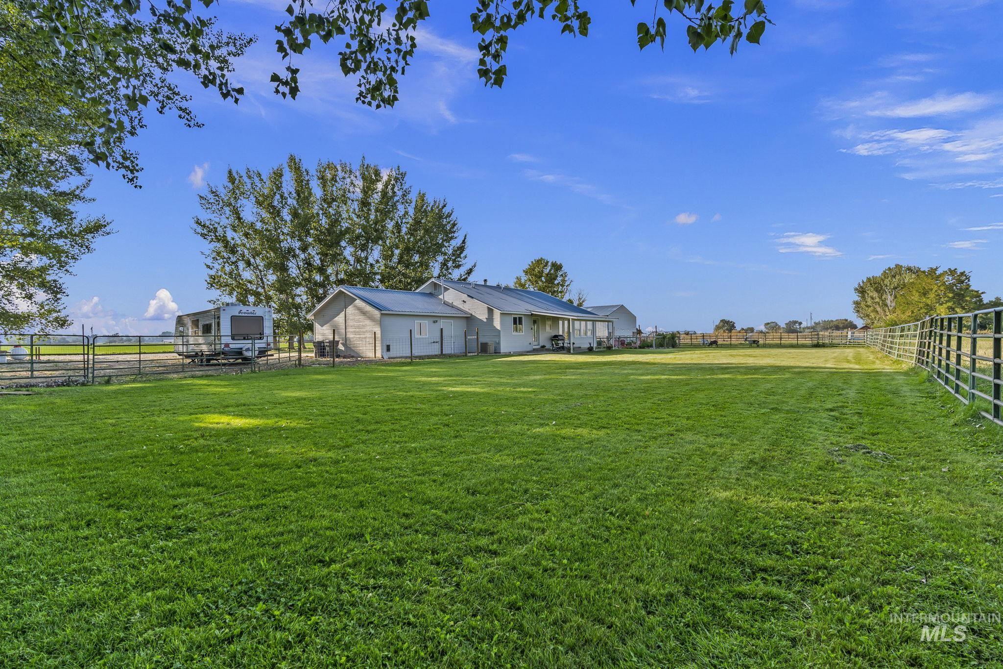 19716 Country View Ln, Caldwell, Idaho 83607, 3 Bedrooms, 2 Bathrooms, Residential For Sale, Price $730,000, 98977810