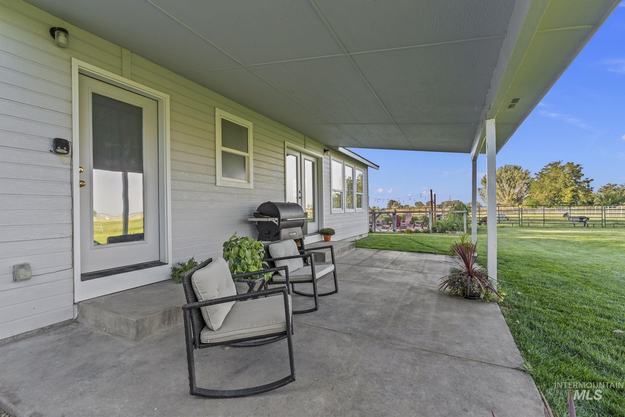 19716 Country View Ln, Caldwell, Idaho 83607, 3 Bedrooms, 2 Bathrooms, Residential For Sale, Price $730,000, 98977810