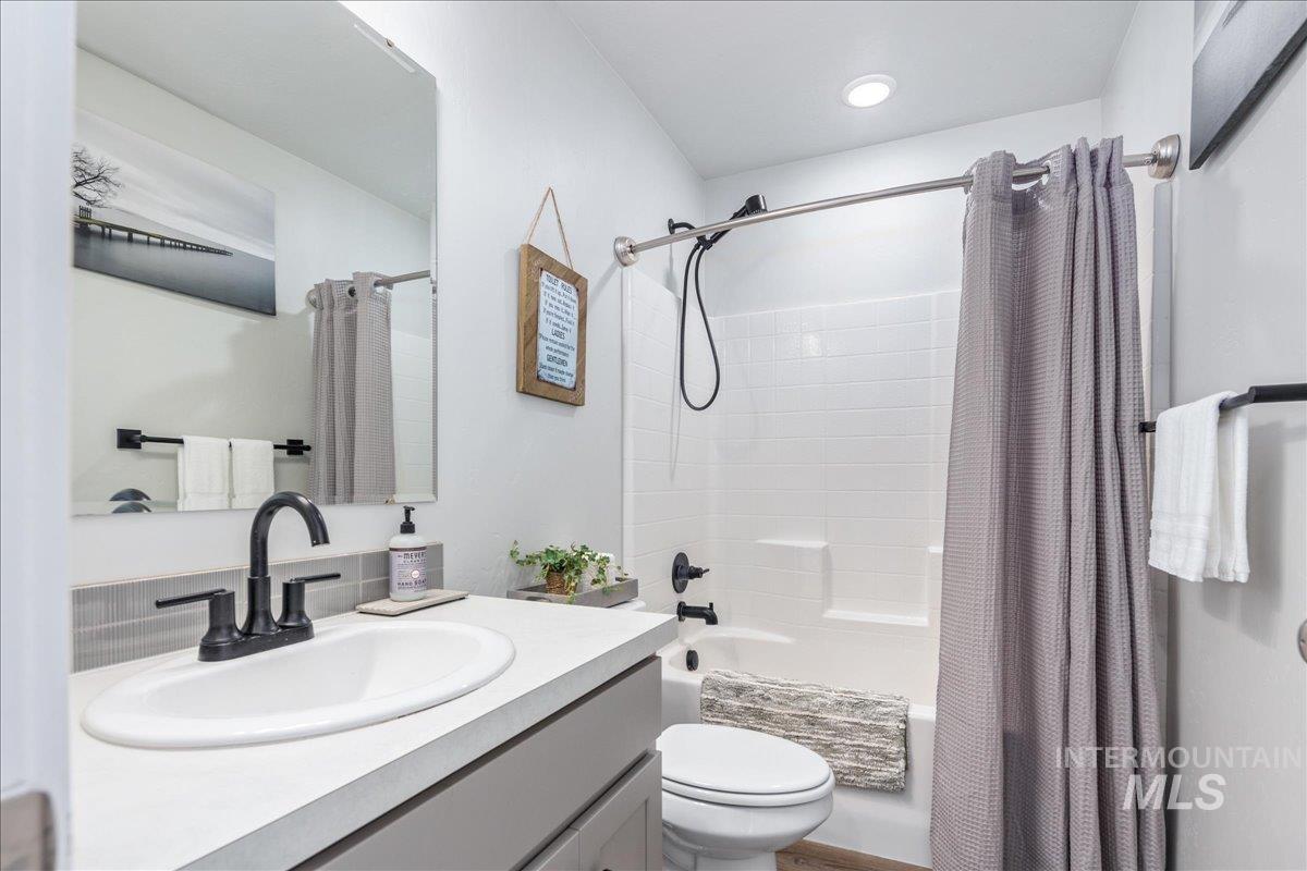 7620 E Limpkin Dr., Nampa, Idaho 83687, 4 Bedrooms, 2.5 Bathrooms, Residential For Sale, Price $490,000, 98977813