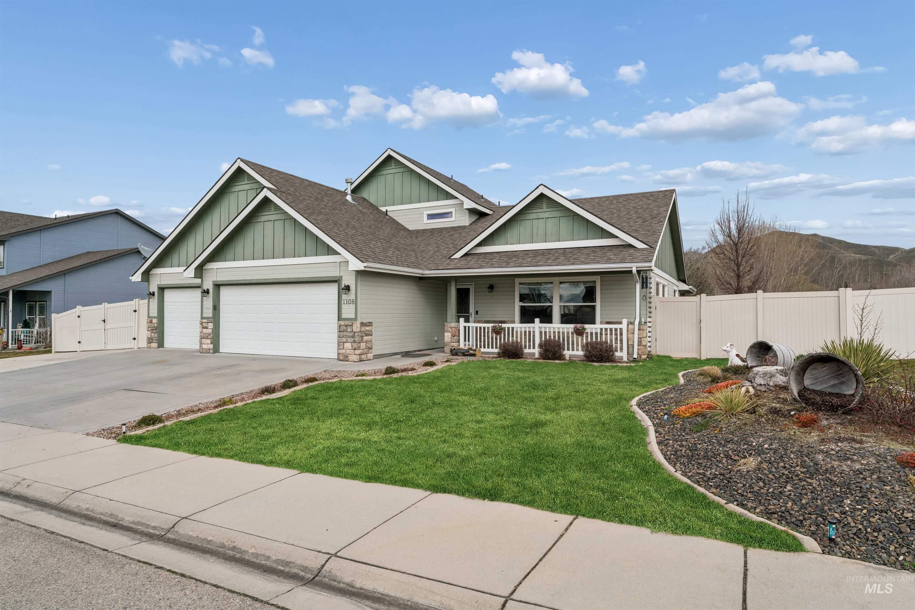 1108 E Royalty, Emmett, Idaho 83617, 4 Bedrooms, 3 Bathrooms, Residential For Sale, Price $517,000, 98977814