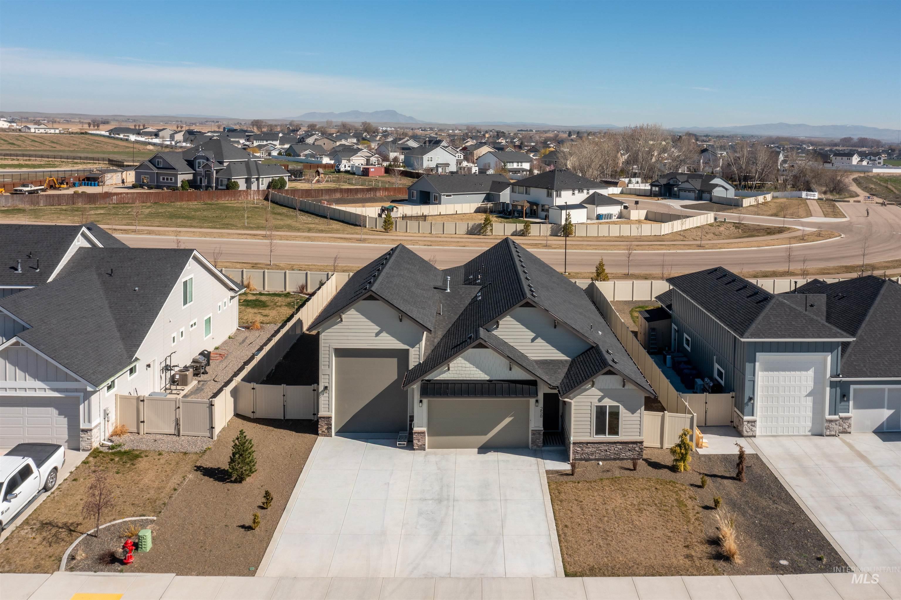 258 W Kinross St, Middleton, Idaho 83644, 3 Bedrooms, 2 Bathrooms, Residential For Sale, Price $699,999,MLS 98977817