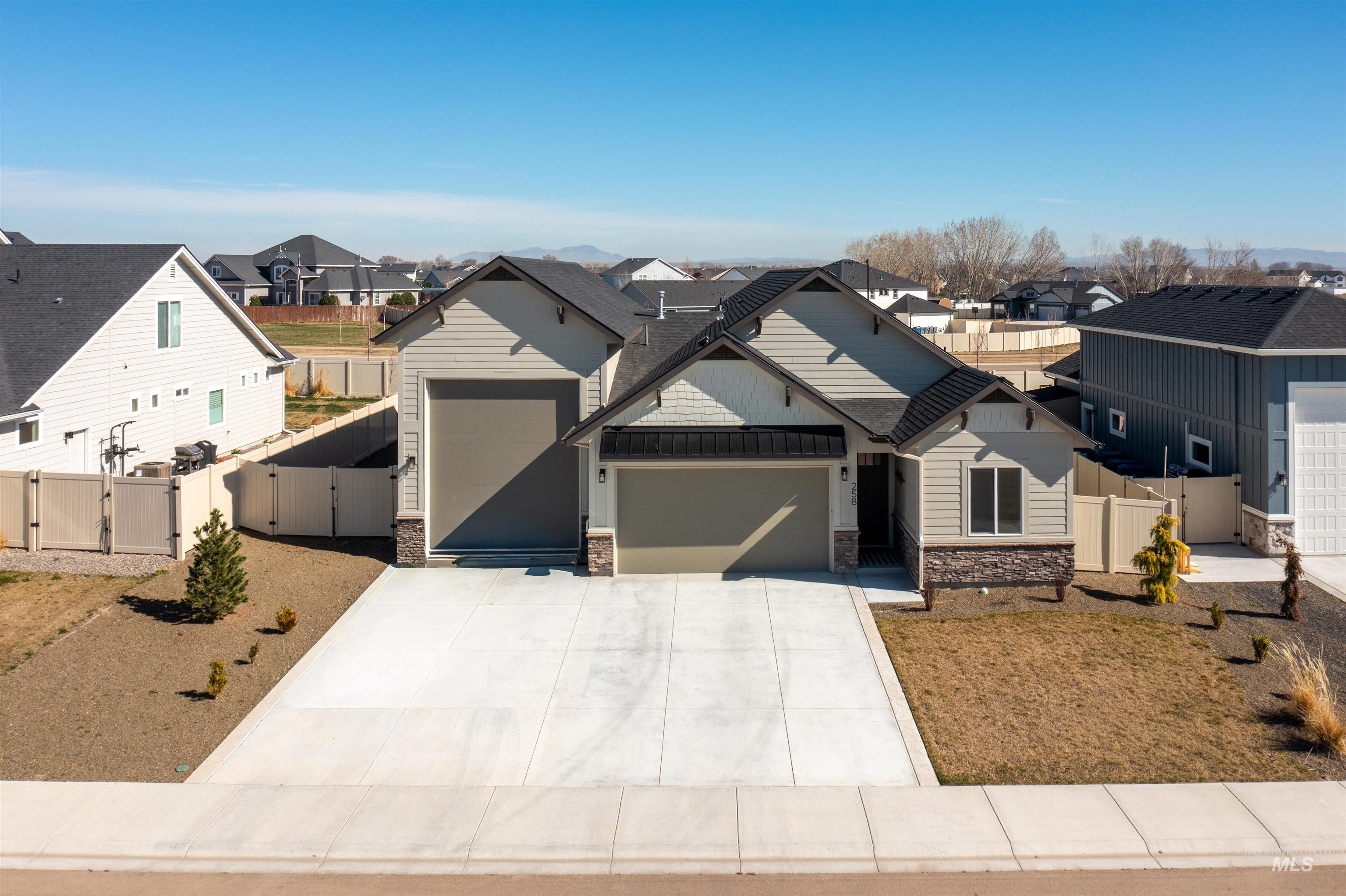 258 W Kinross St, Middleton, Idaho 83644, 3 Bedrooms, 2 Bathrooms, Residential For Sale, Price $699,999,MLS 98977817