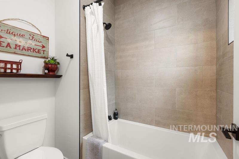 258 W Kinross St, Middleton, Idaho 83644, 3 Bedrooms, 2 Bathrooms, Residential For Sale, Price $699,999,MLS 98977817