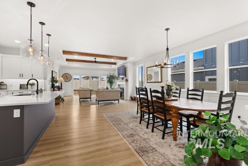 258 W Kinross St, Middleton, Idaho 83644, 3 Bedrooms, 2 Bathrooms, Residential For Sale, Price $699,999,MLS 98977817