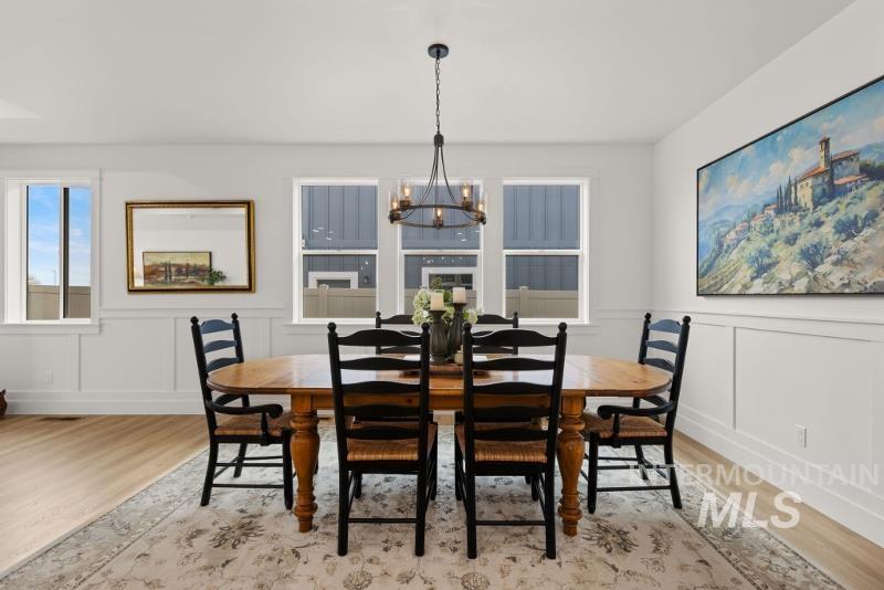 258 W Kinross St, Middleton, Idaho 83644, 3 Bedrooms, 2 Bathrooms, Residential For Sale, Price $699,999,MLS 98977817